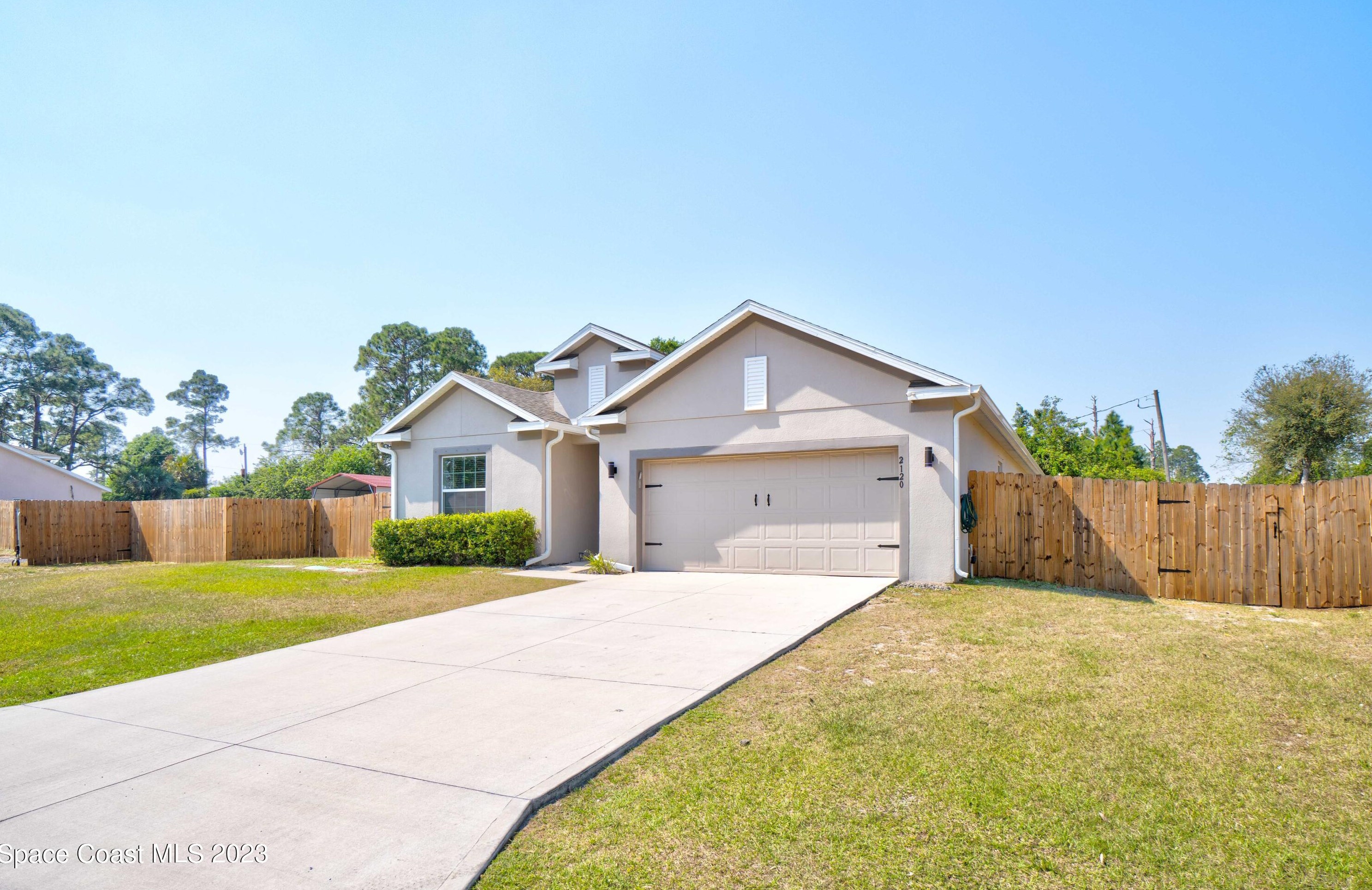 2120 Ocean Ave, Melbourne, FL 32908-1201