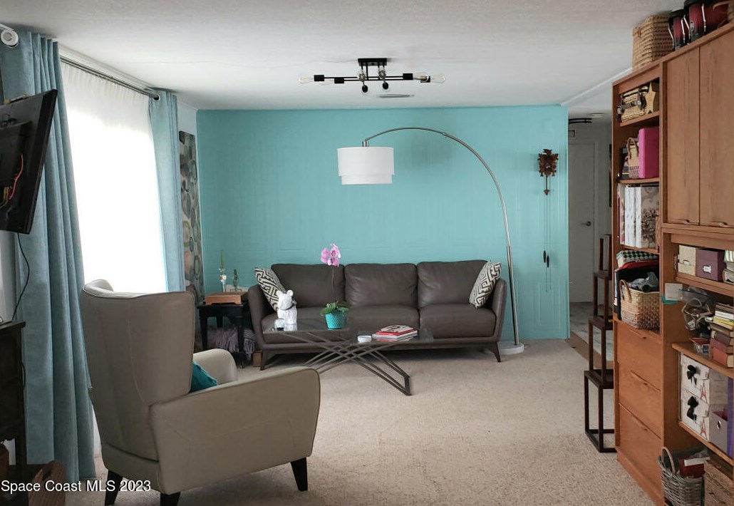 518 Ruth Cir, Melbourne, FL 32904