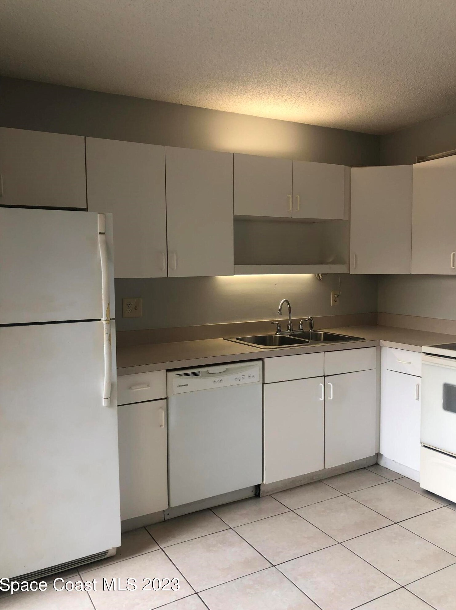 1618 Vista Oaks Cir, Melbourne, FL 32905-3134