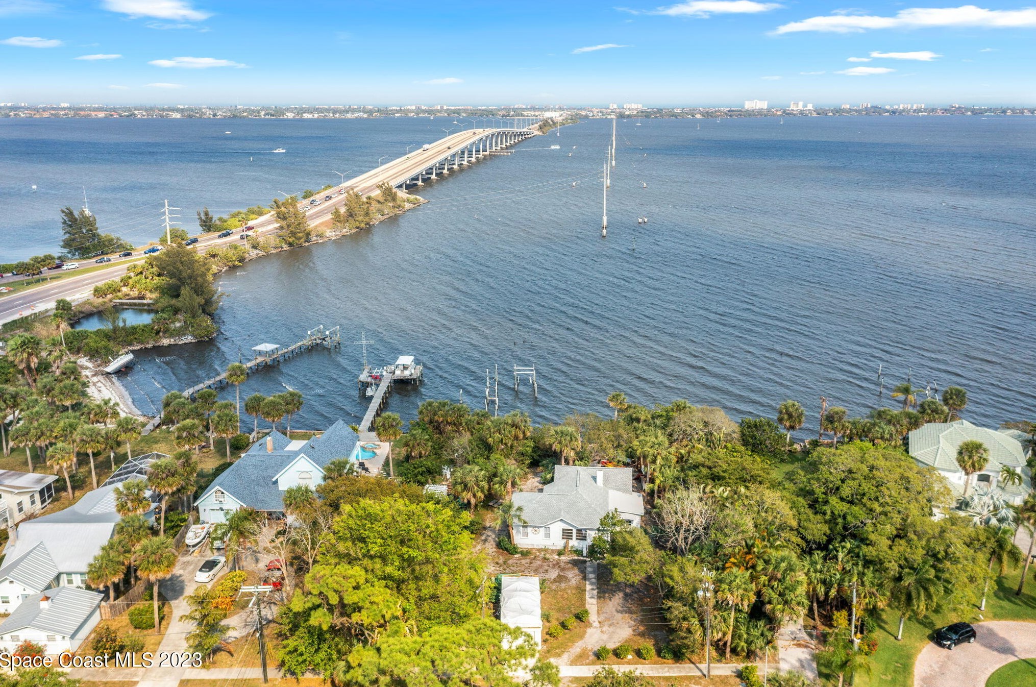 1365 Pineapple Ave, Melbourne FL 32935-6541 exterior