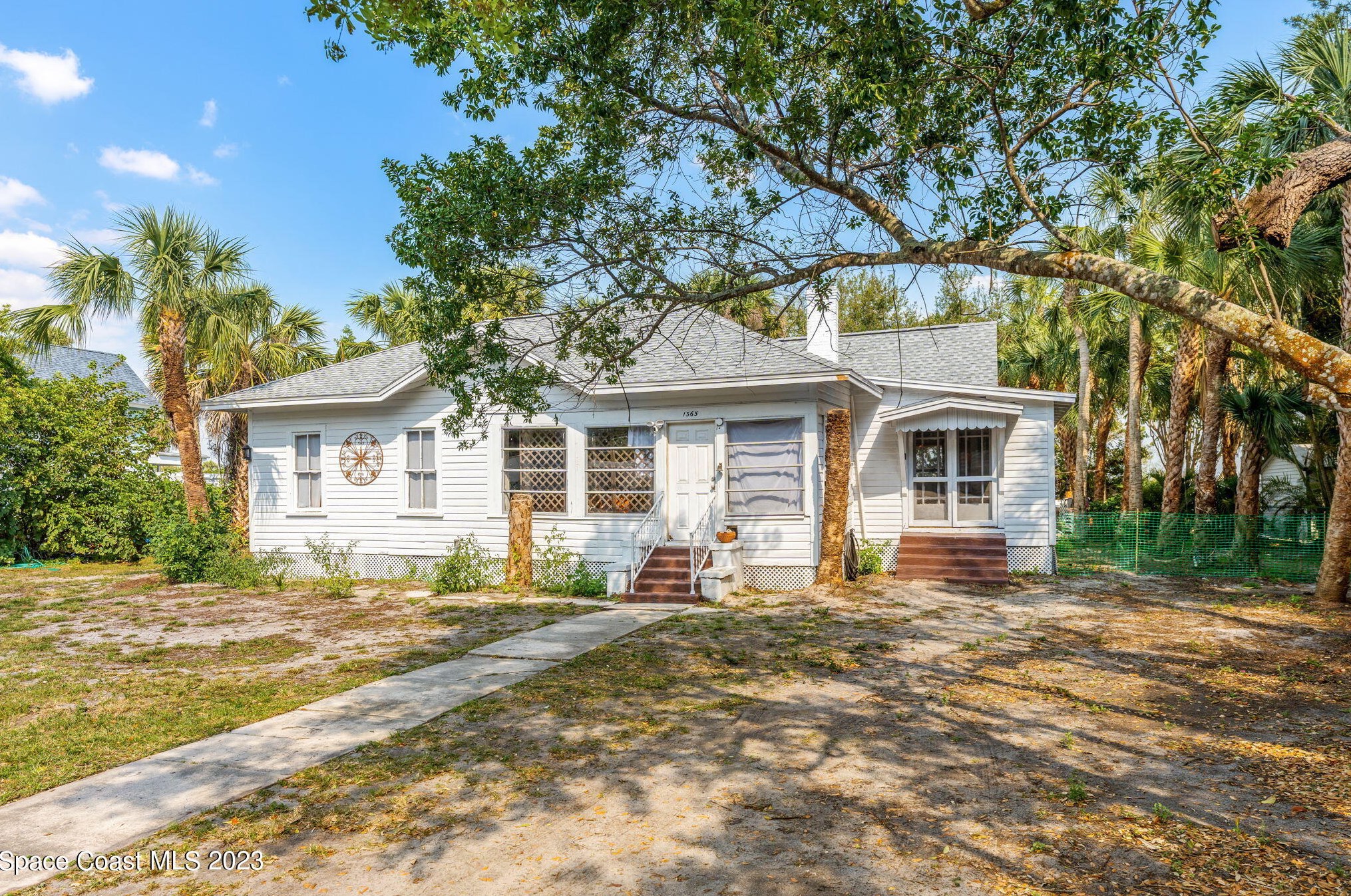 1365 Pineapple Ave, Melbourne FL 32935-6541 exterior