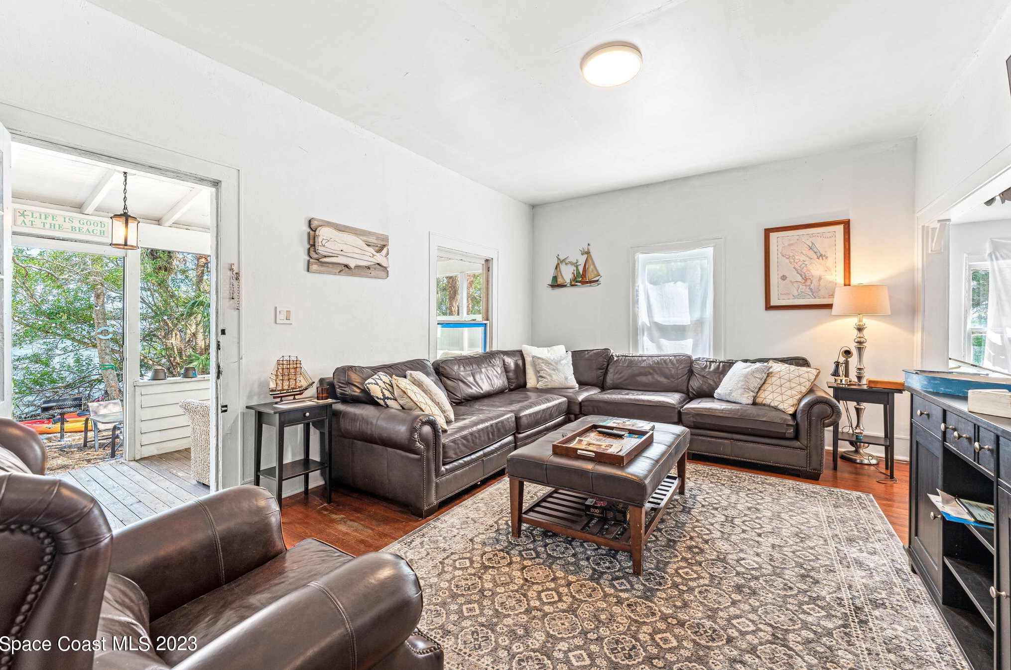 1365 Pineapple Ave, Melbourne FL 32935-6541 exterior