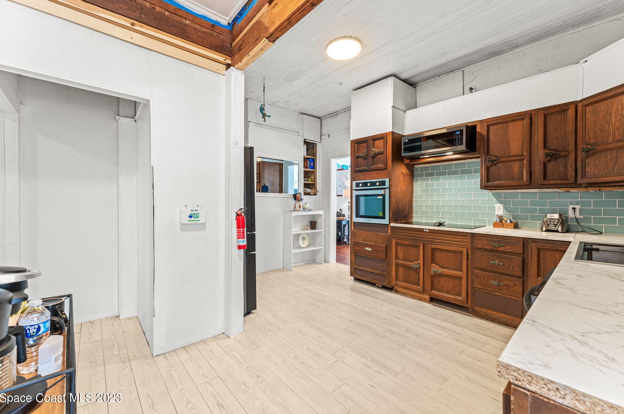 1365 Pineapple Ave, Melbourne FL 32935-6541 exterior