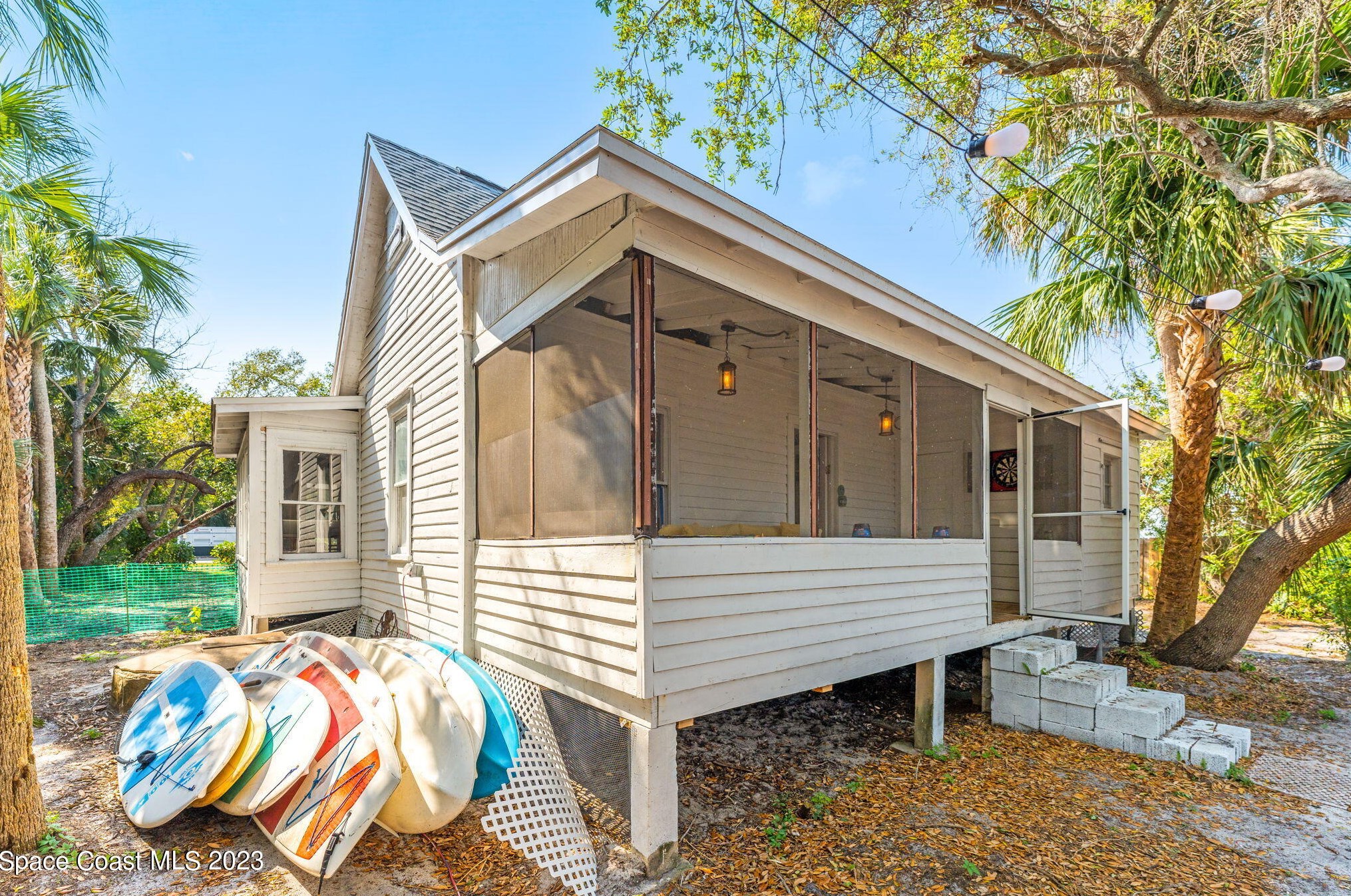 1365 Pineapple Ave, Melbourne FL 32935-6541 exterior