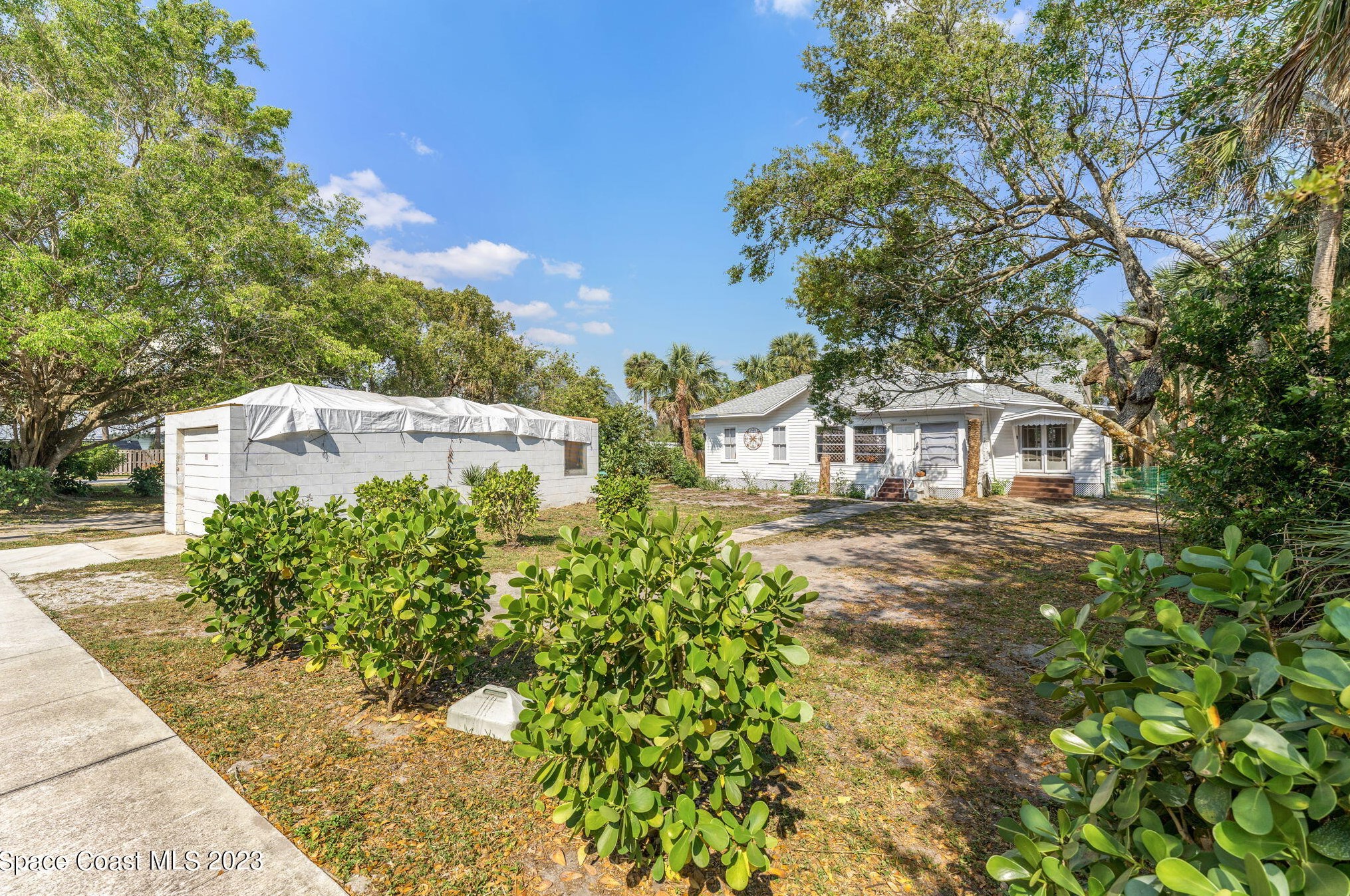 1365 Pineapple Ave, Melbourne FL 32935-6541 exterior