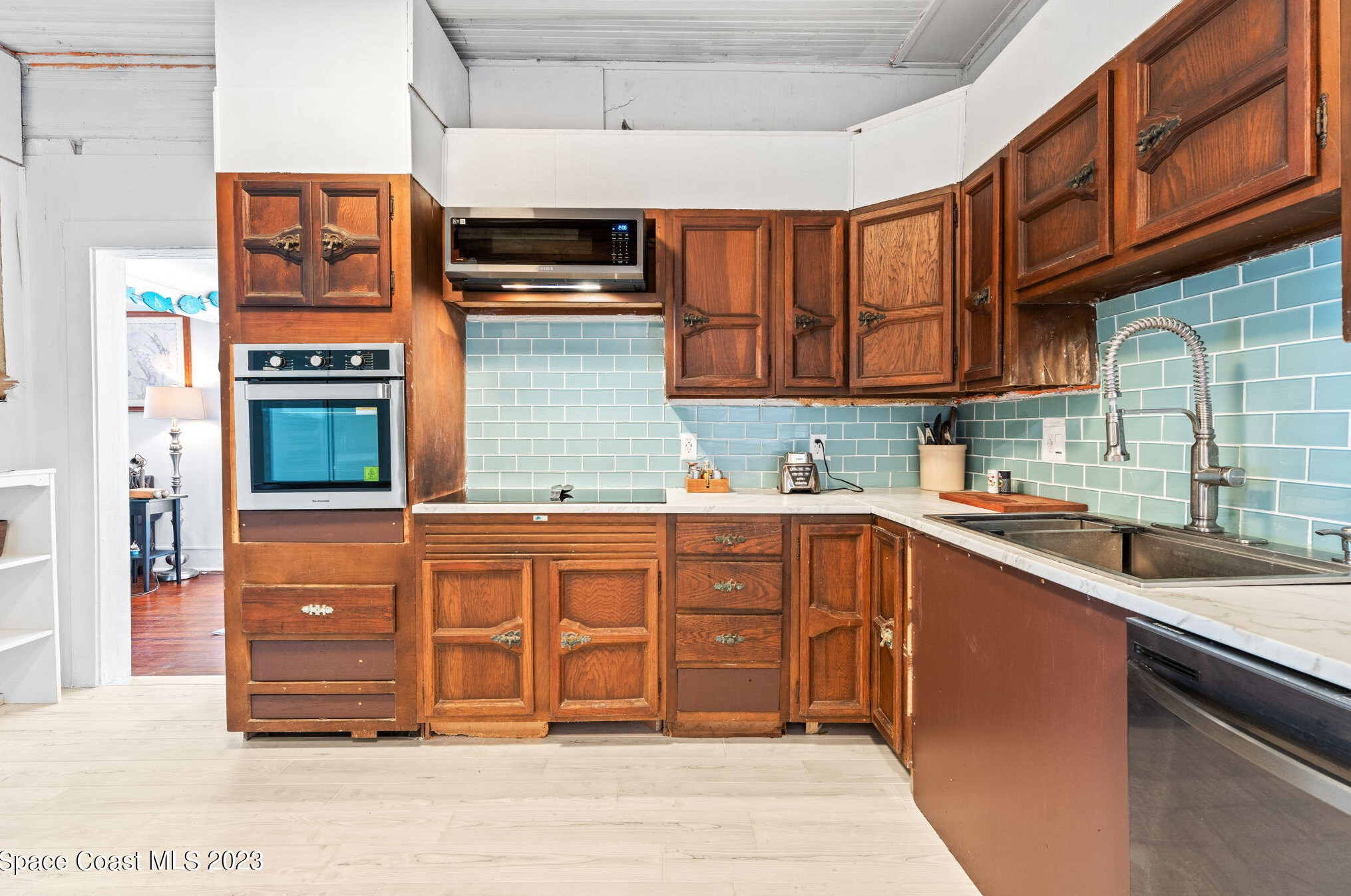 1365 Pineapple Ave, Melbourne FL 32935-6541 exterior