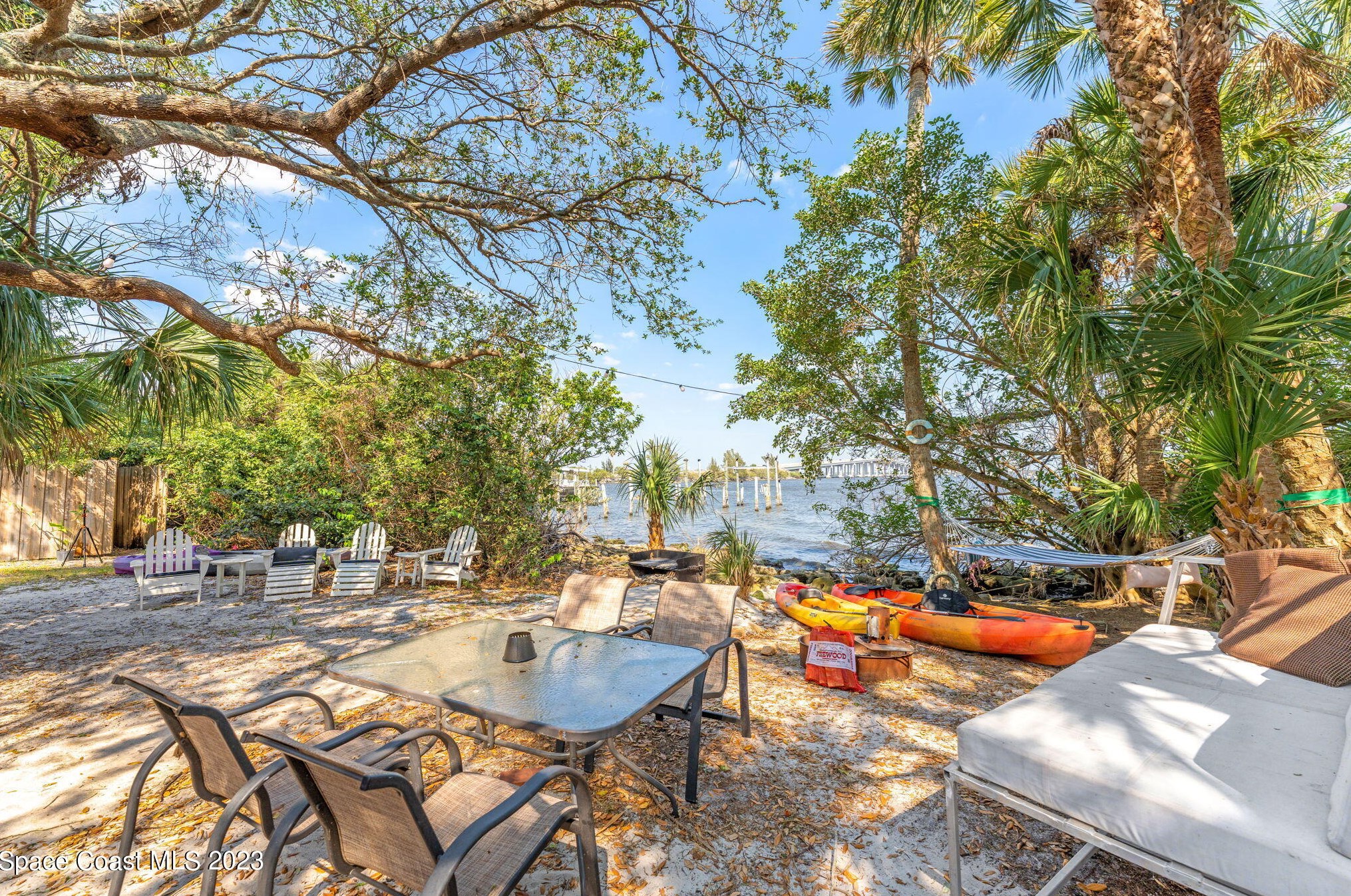 1365 Pineapple Ave, Melbourne FL 32935-6541 exterior