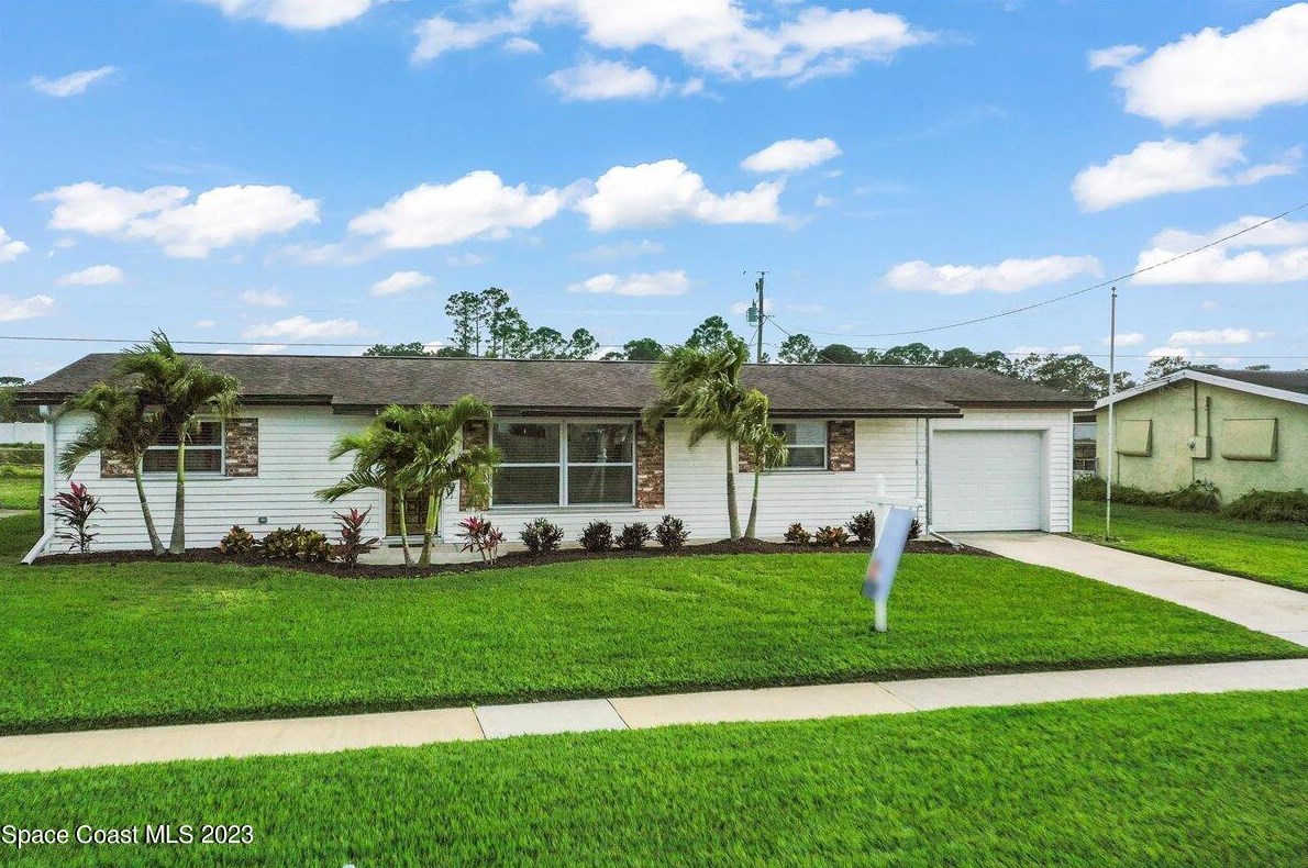 1707 Ixora Dr, Melbourne, FL 32935-4963