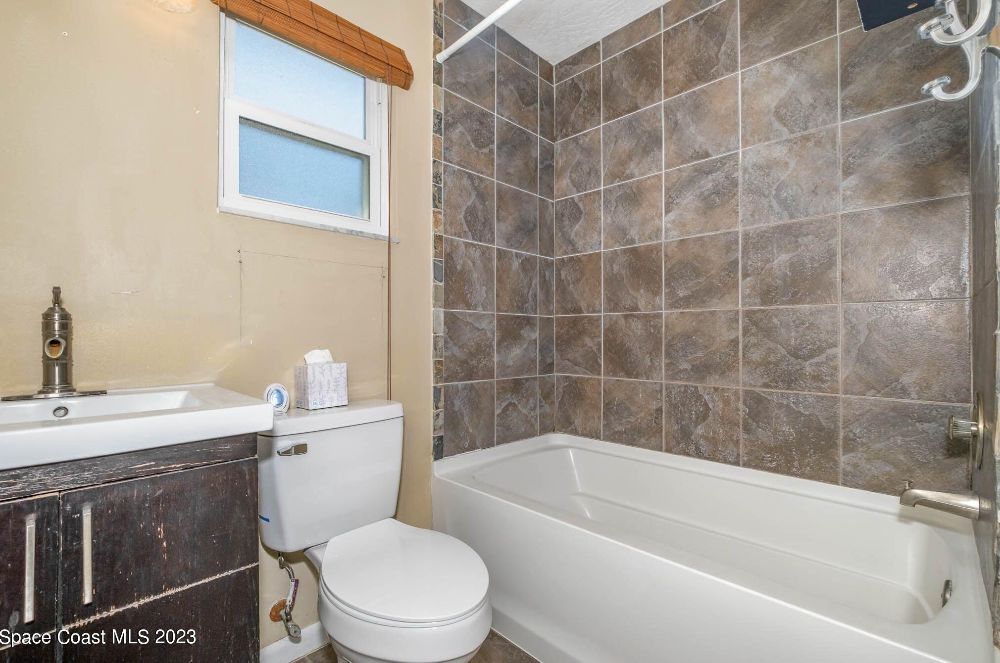 1333 Prospect Cir, Melbourne FL  32907-1130 exterior