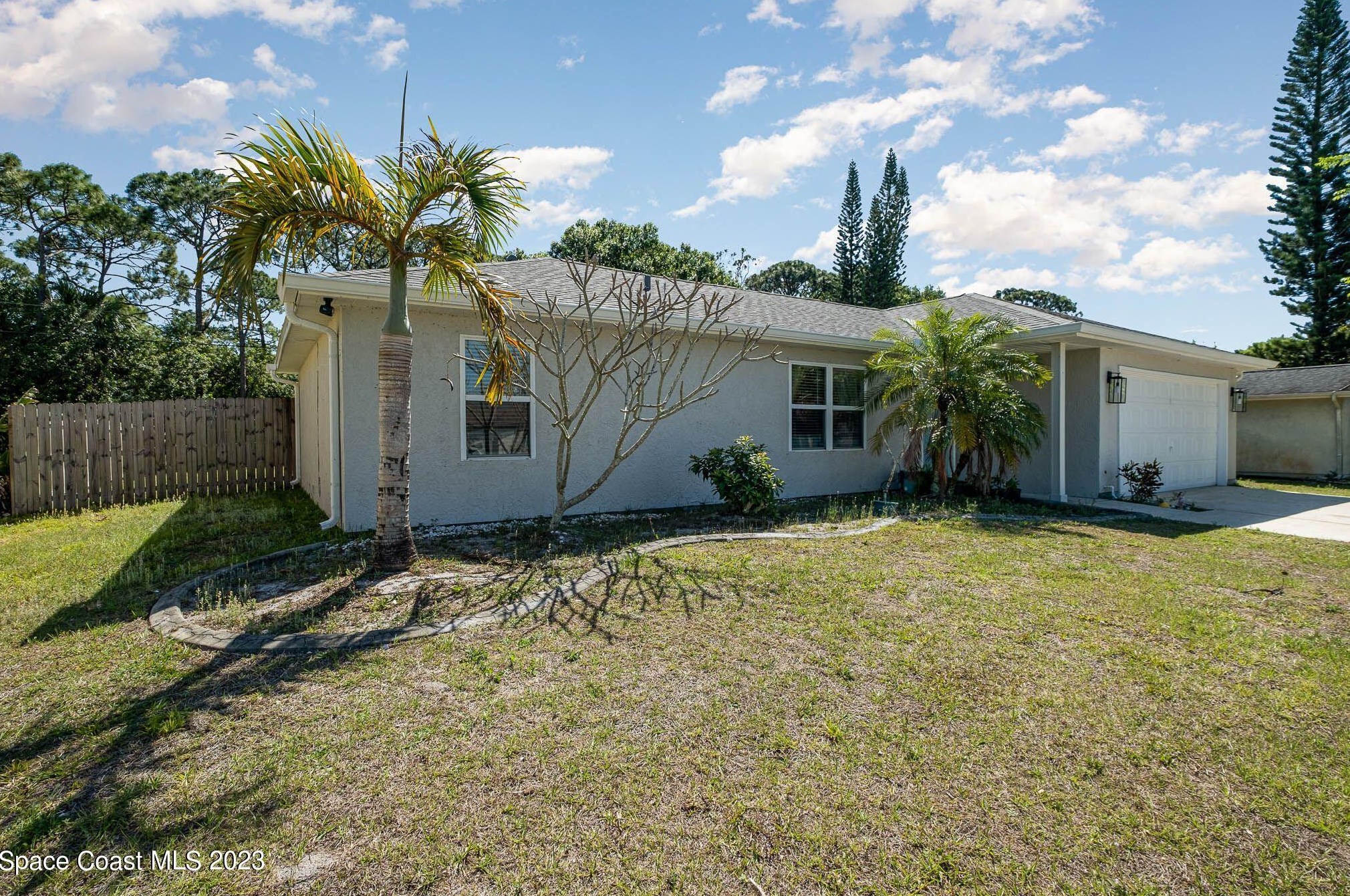 1333 Prospect Cir, Melbourne FL  32907-1130 exterior