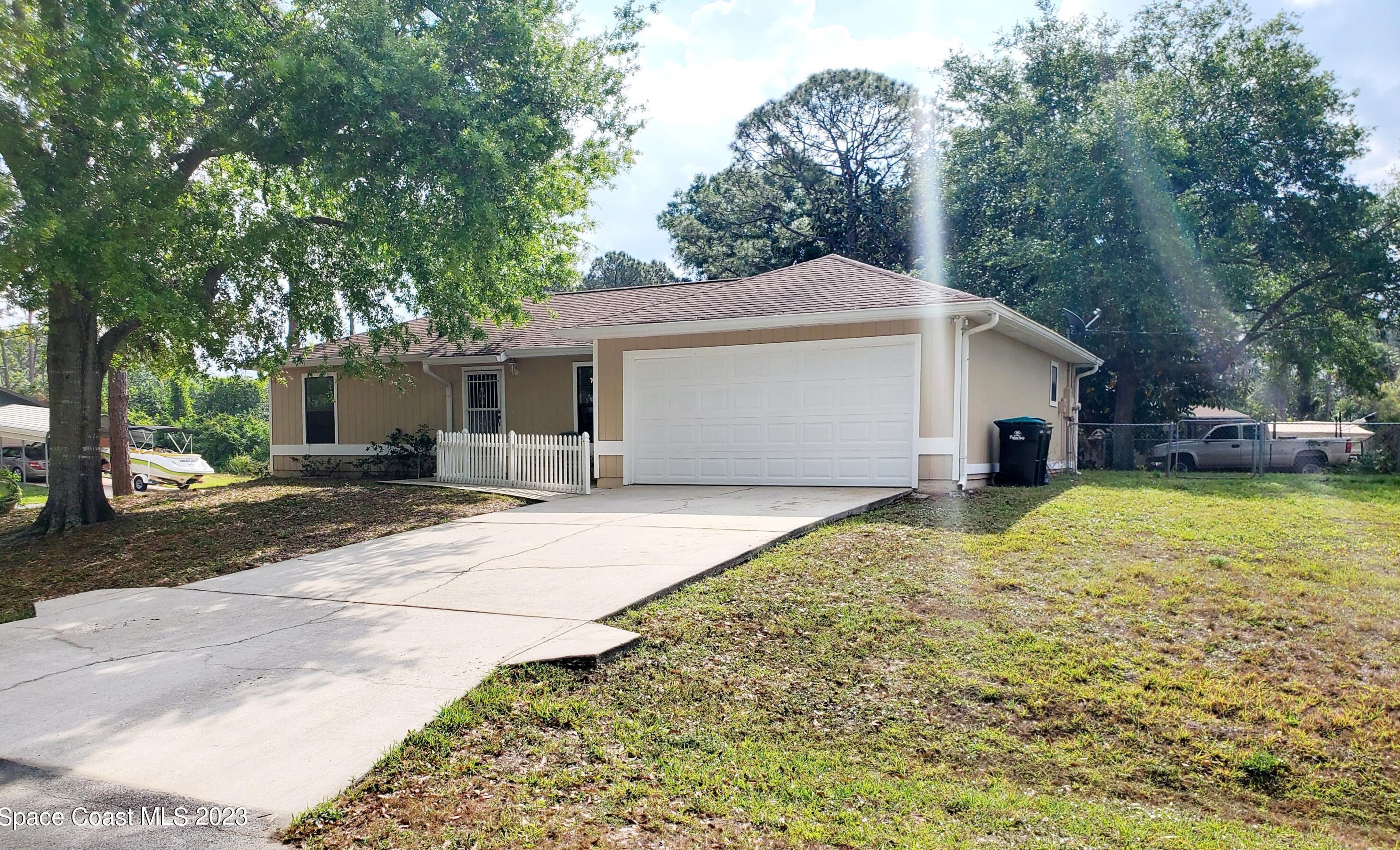 828 Redrock St, Melbourne, FL 32909-5843
