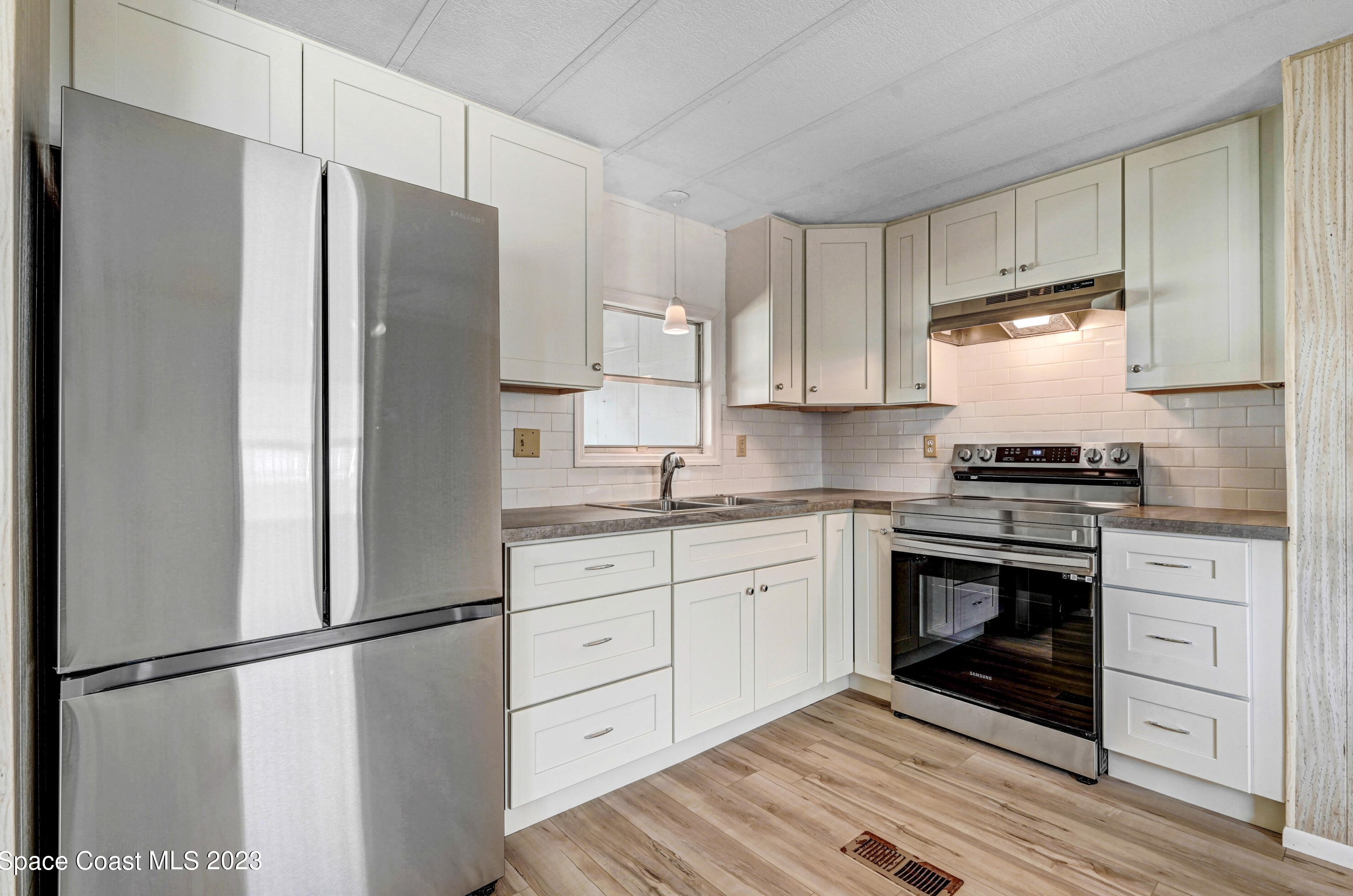 377 Holiday Park Blvd, Melbourne FL  32907-2109 exterior