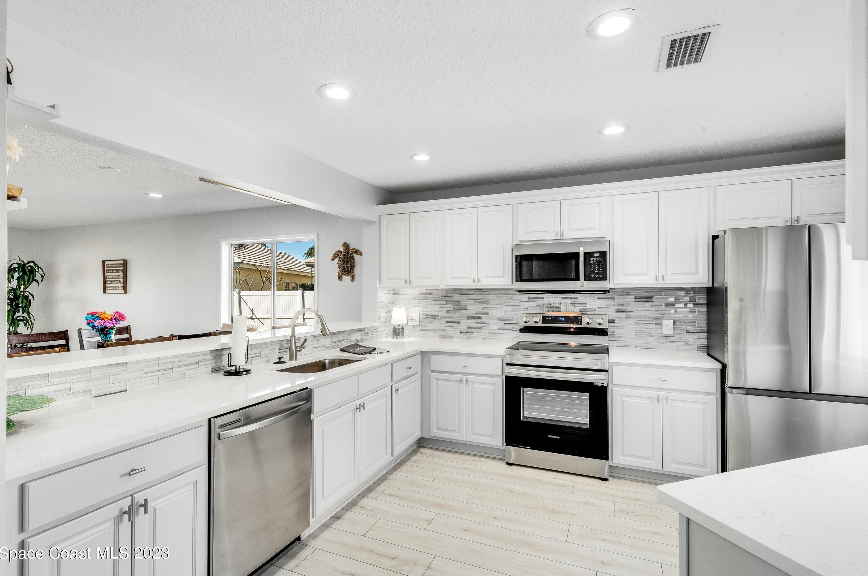 200 Oceanway Dr, Melbourne FL  32951-3321 exterior