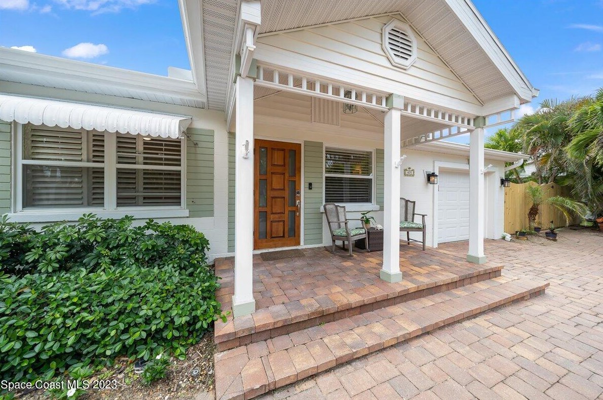 405 Poinsettia Rd, Melbourne, FL 32951-2133