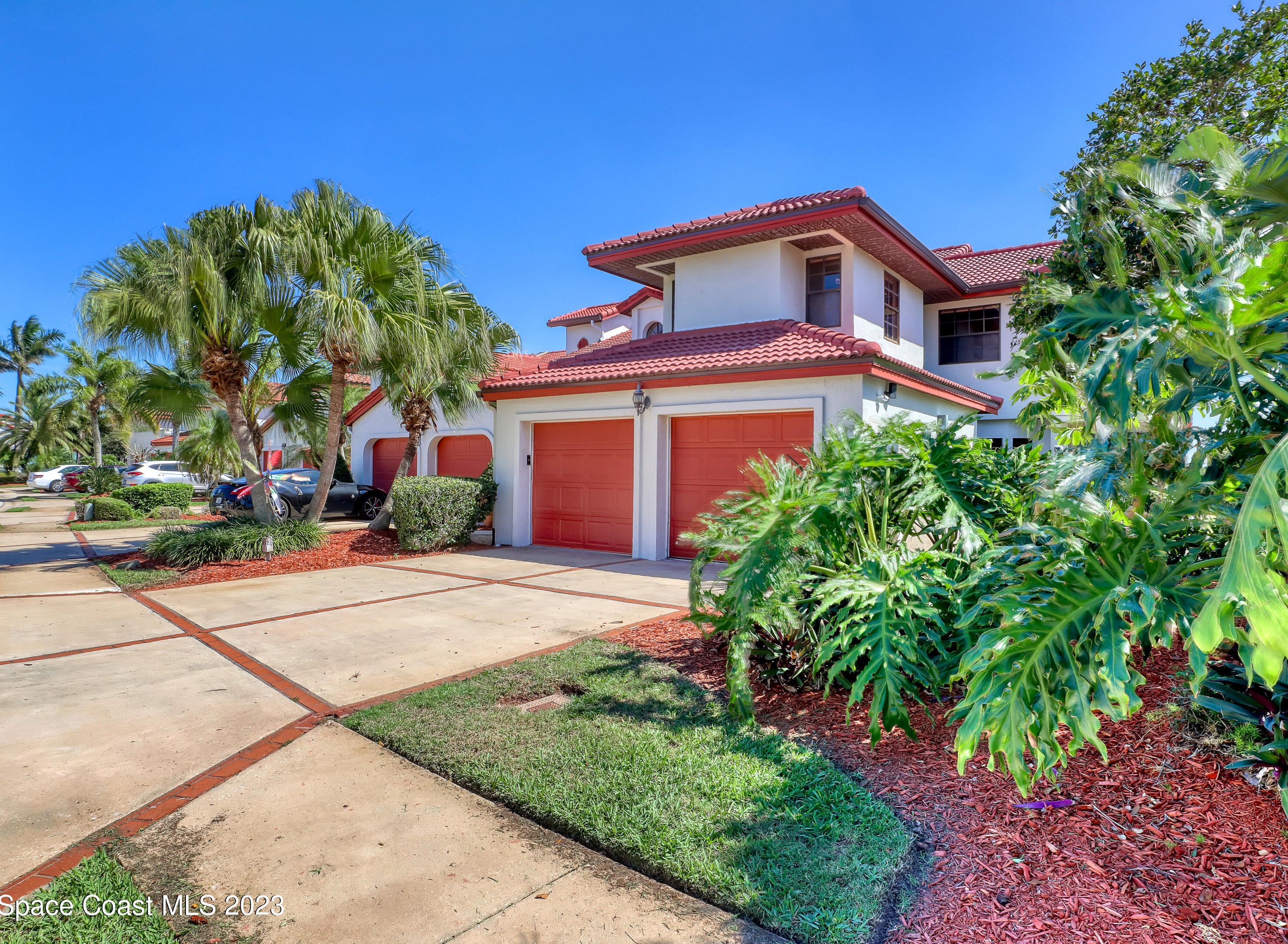 2560 Sykes Creek Dr, Merritt Island, FL 32953
