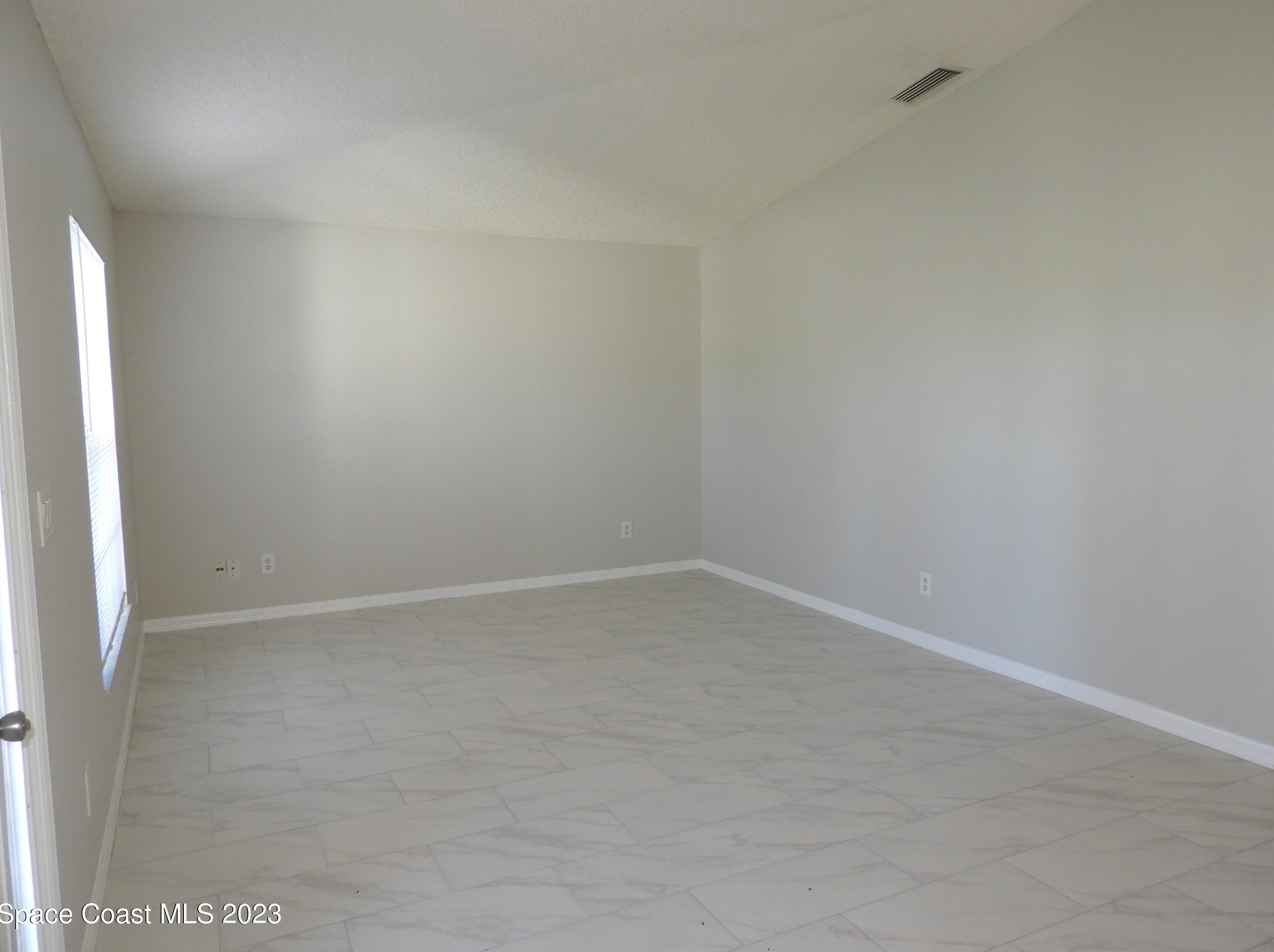 740 Montrose St, Melbourne, FL 32909-4133