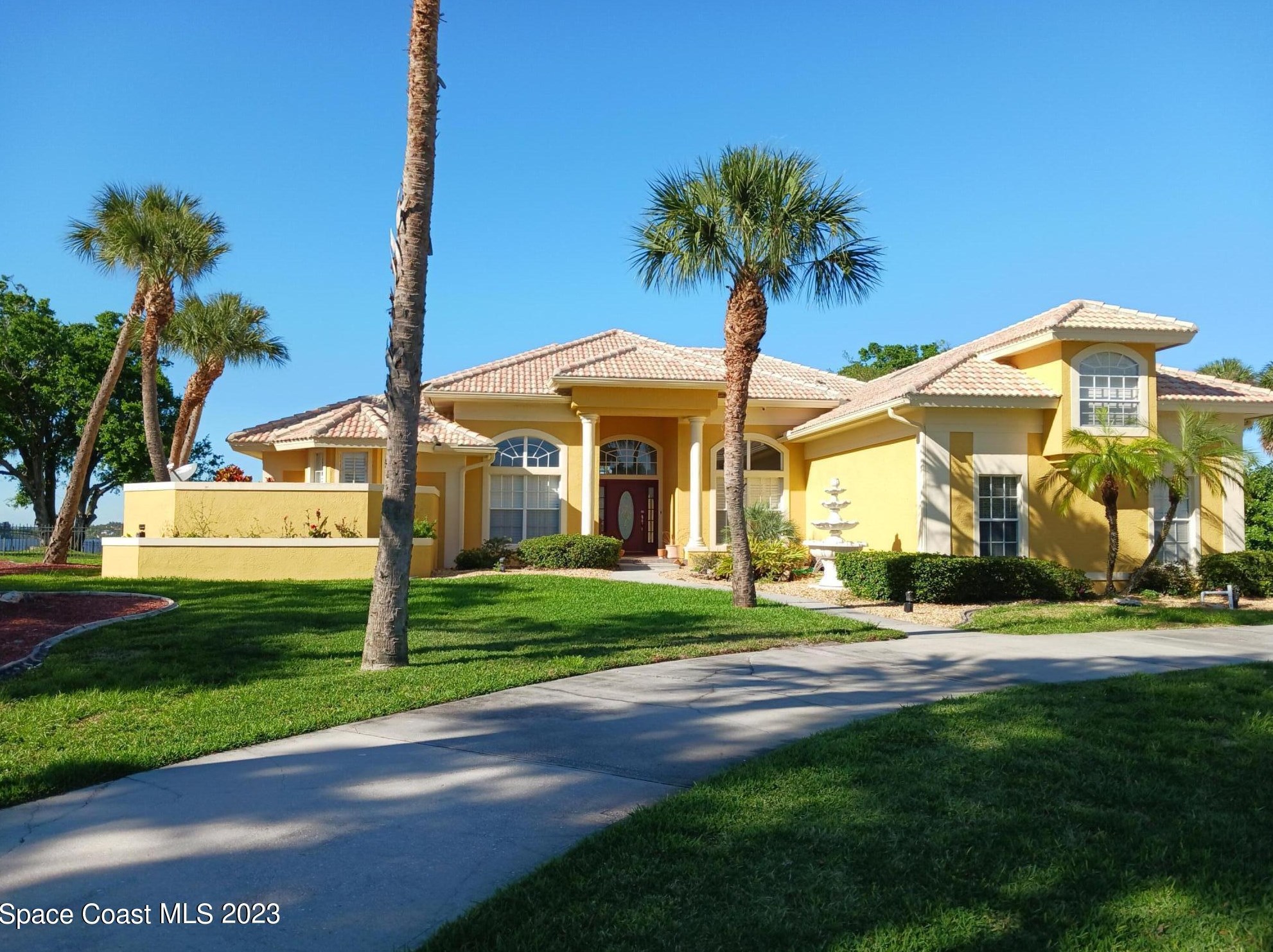 190 Stewart Dr, Merritt Island, FL 32952