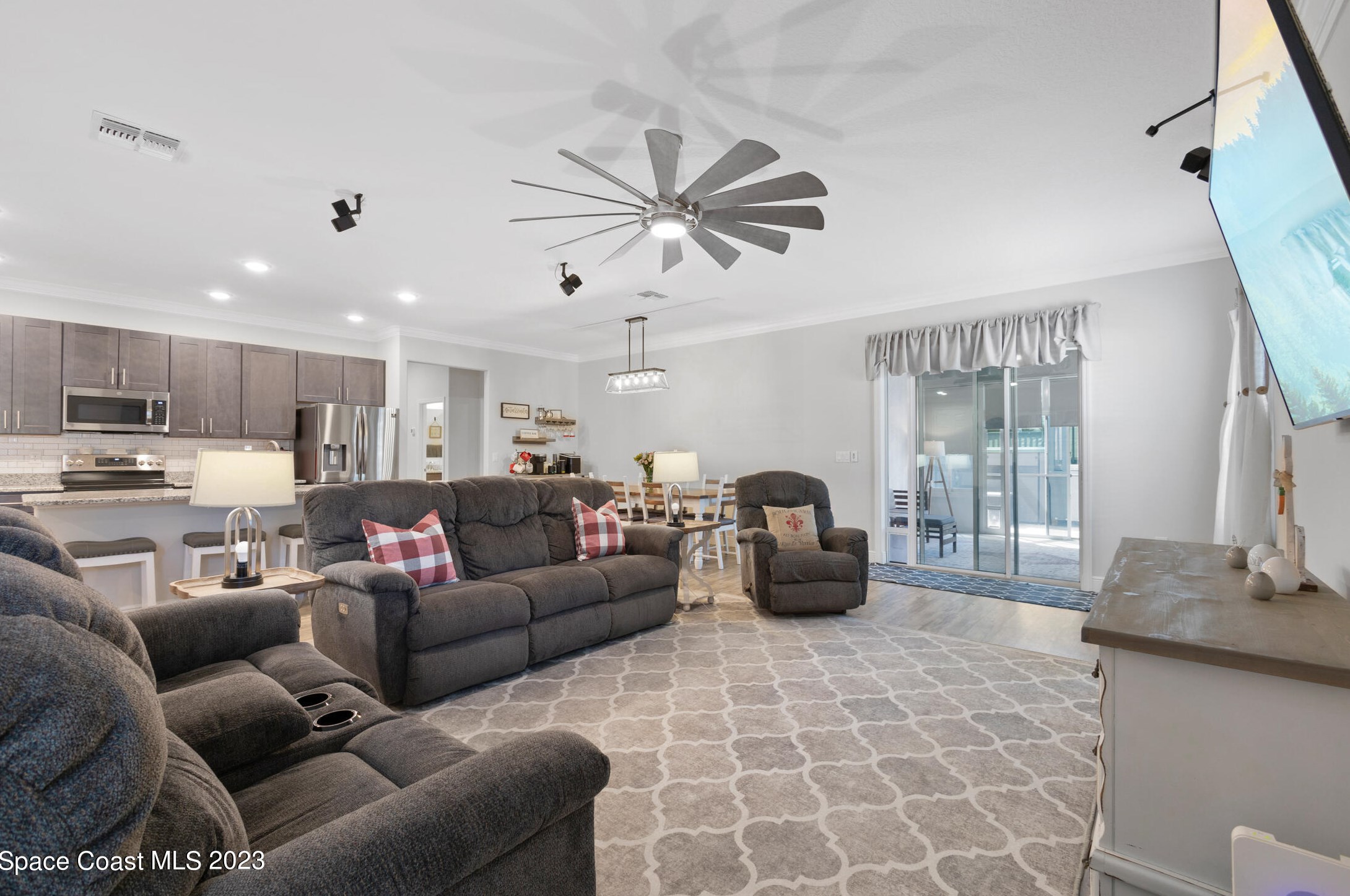 120 Nadell Ave, Melbourne FL  32907-2817 exterior