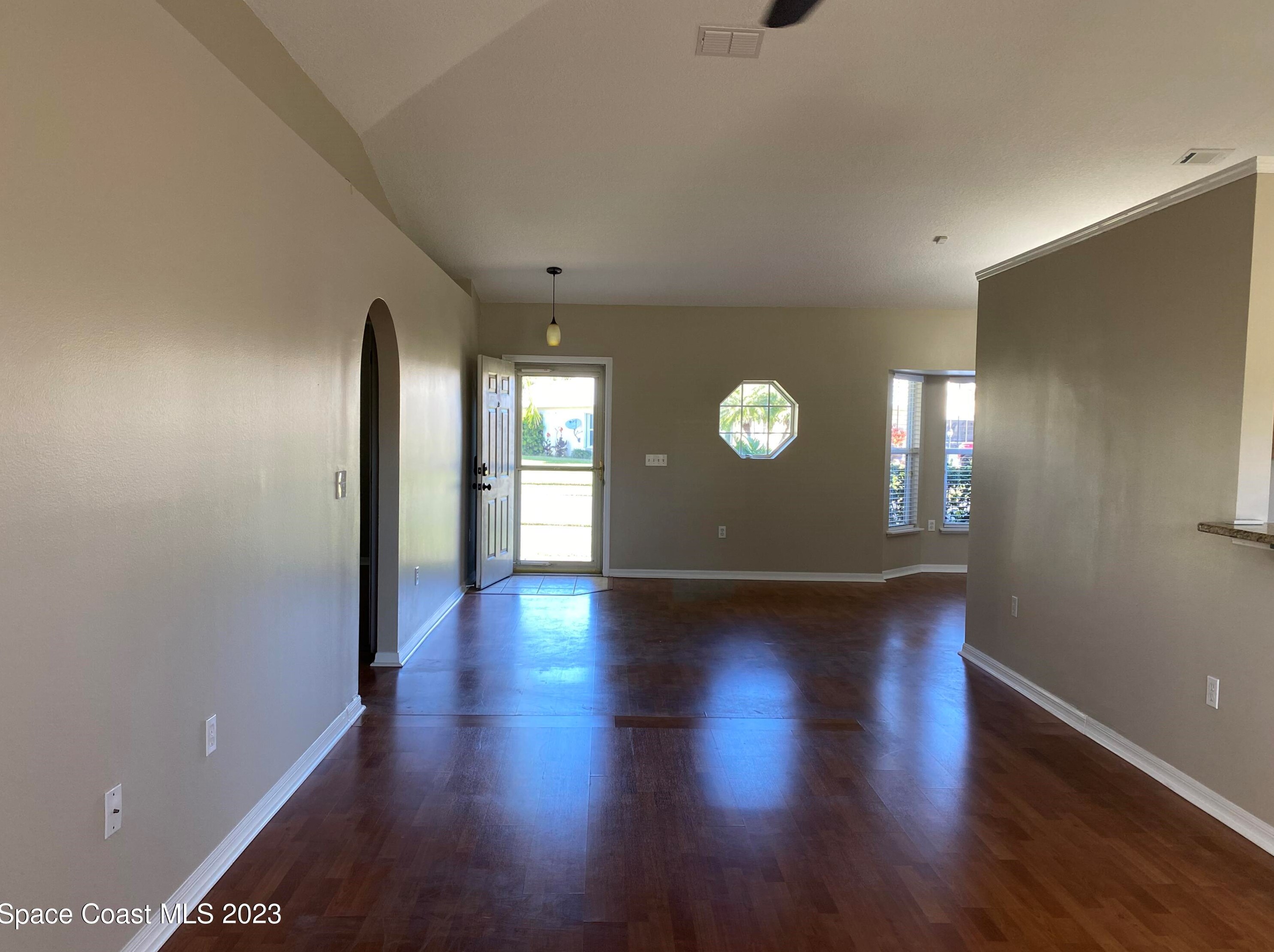 221 Mcclain Dr, Melbourne, FL 32904
