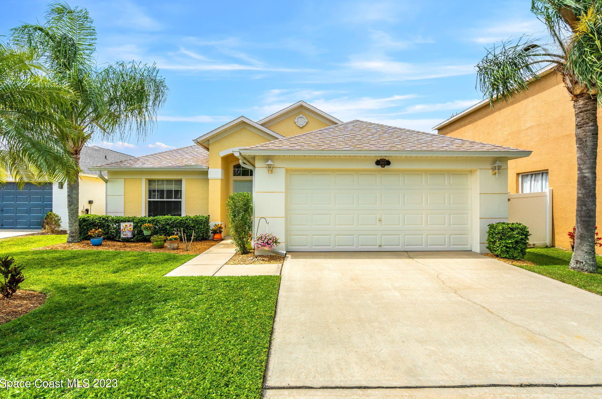 2463 Glasbern Cir, Melbourne, FL 32904-8072