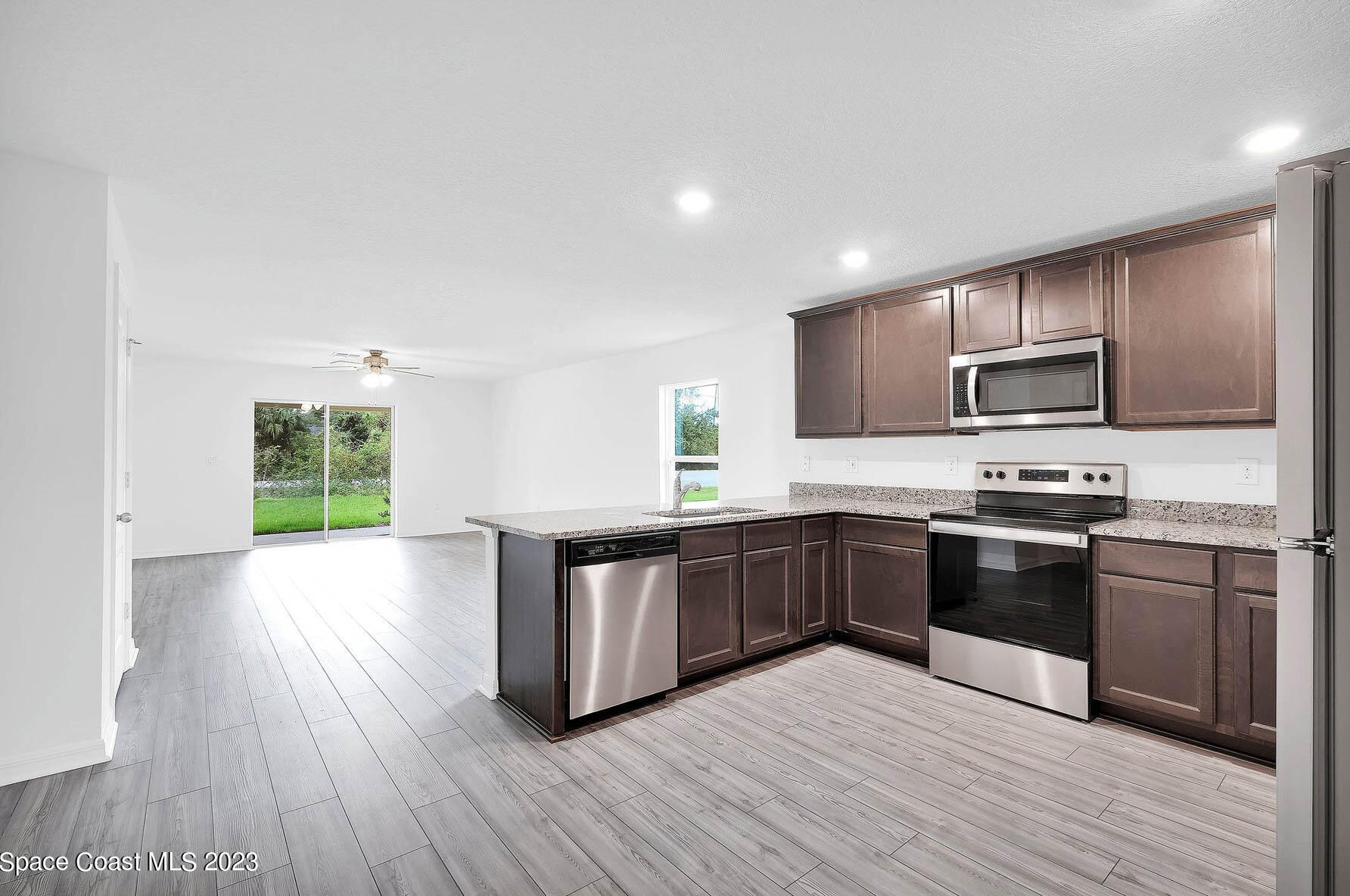 2990 Eldron Blvd, Melbourne, FL 32909-6481