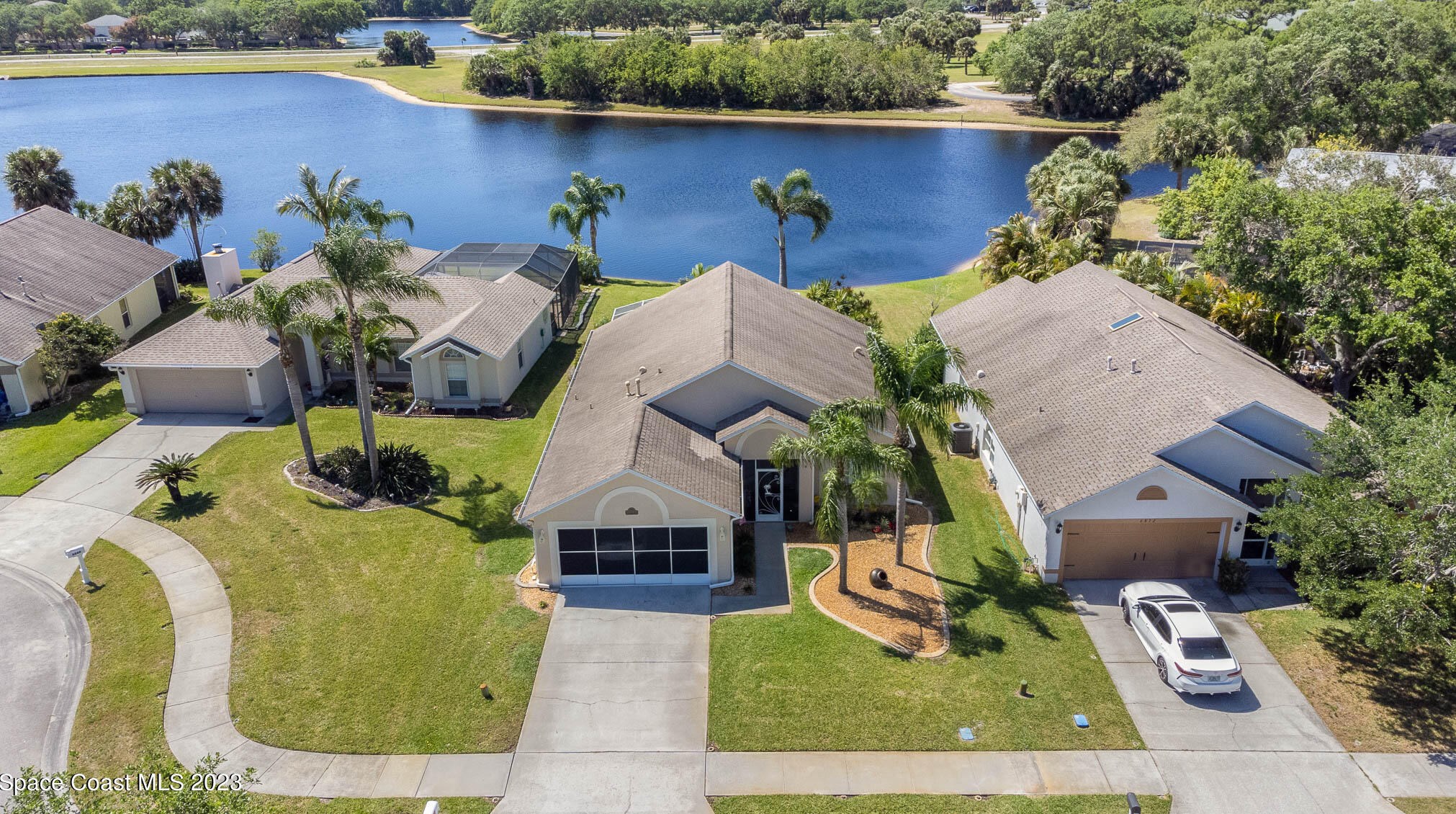 6880 Raccoon Ct, Melbourne, FL 32940-6869