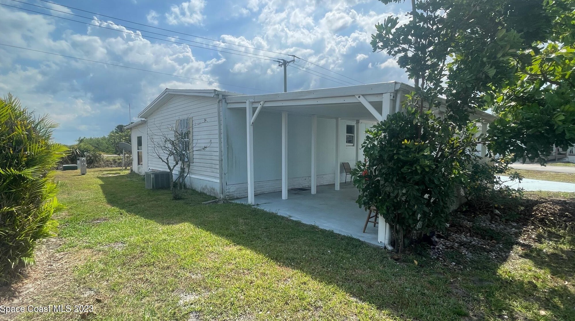927 Laurel Cir, Sebastian, FL 32976