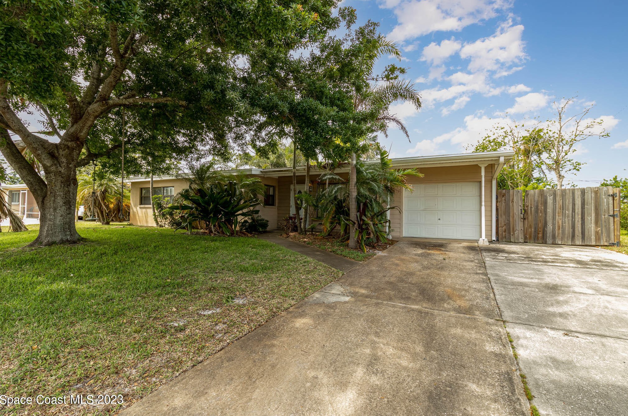 1170 Polk St, Melbourne, FL 32907-9026