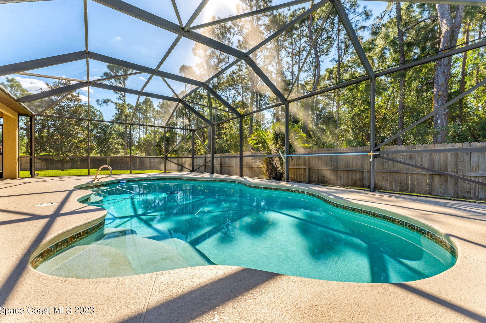 346 Cocoa St, Melbourne, FL 32909-4323