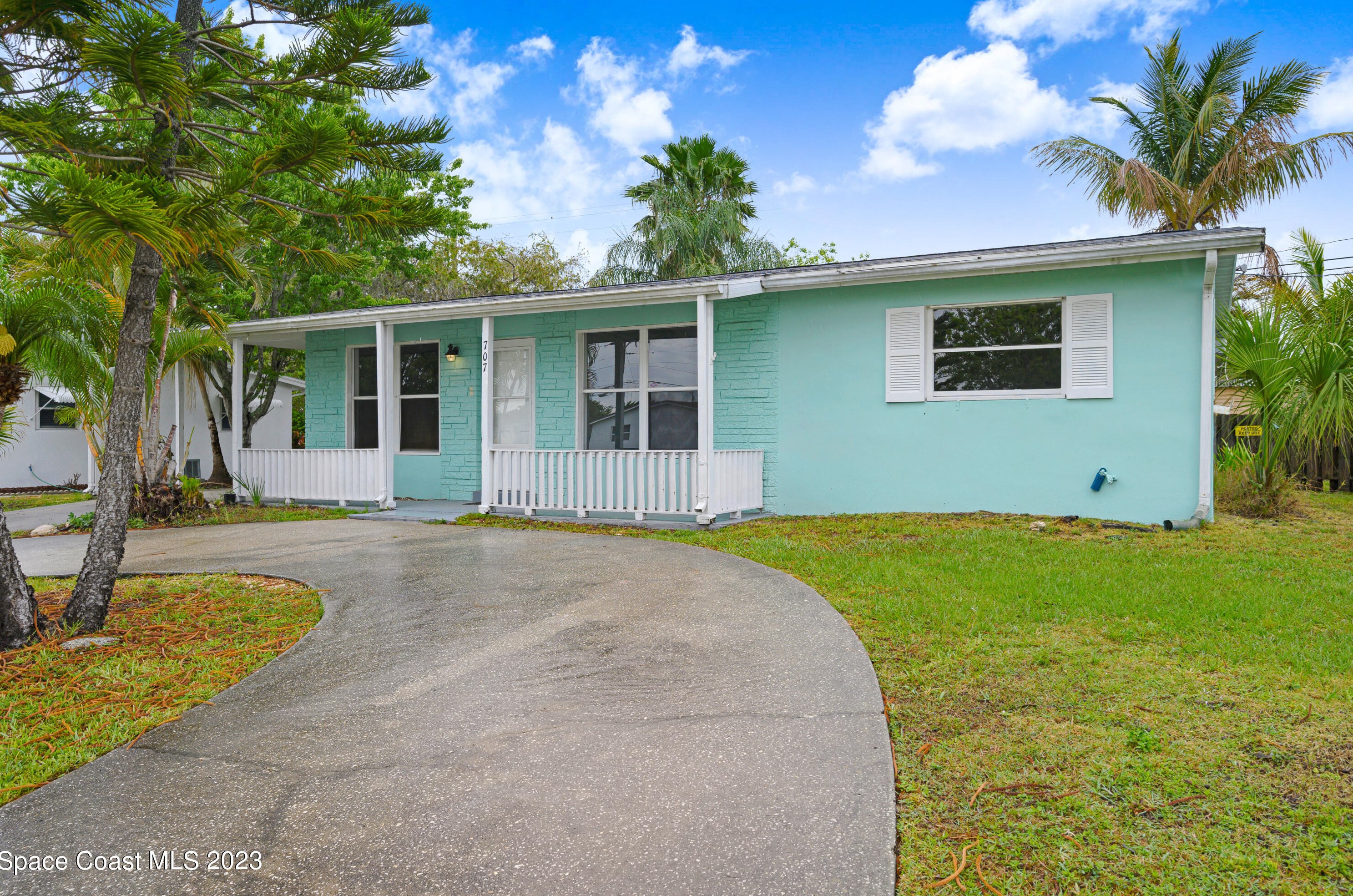707 Ixora Dr, Melbourne, FL 32935-4957