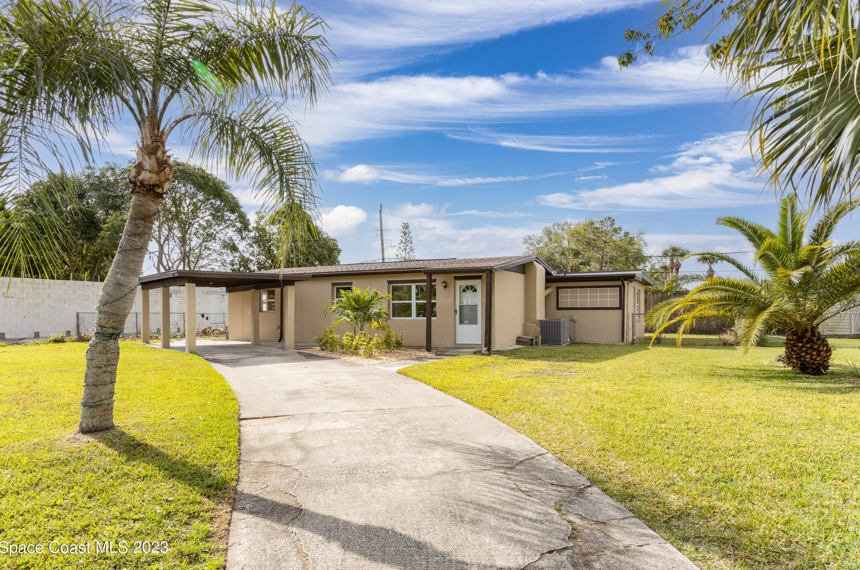 2807 Zephyr Ln, Melbourne, FL 32935-8946