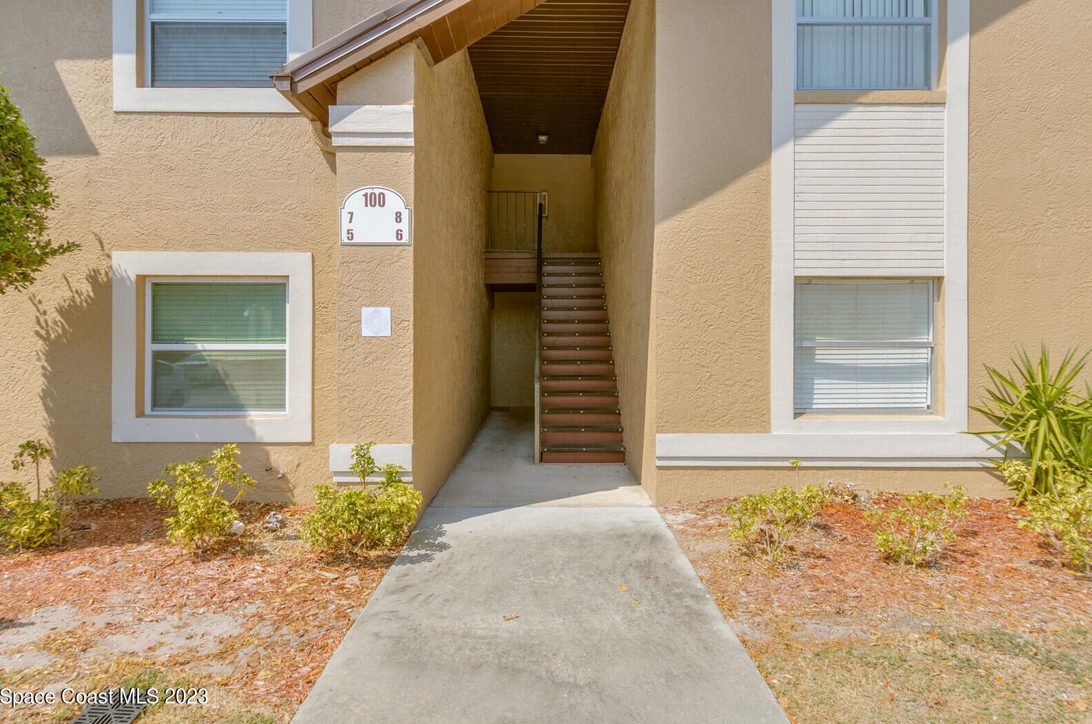 100 Summer Pl #5, Merritt Island, FL 32953