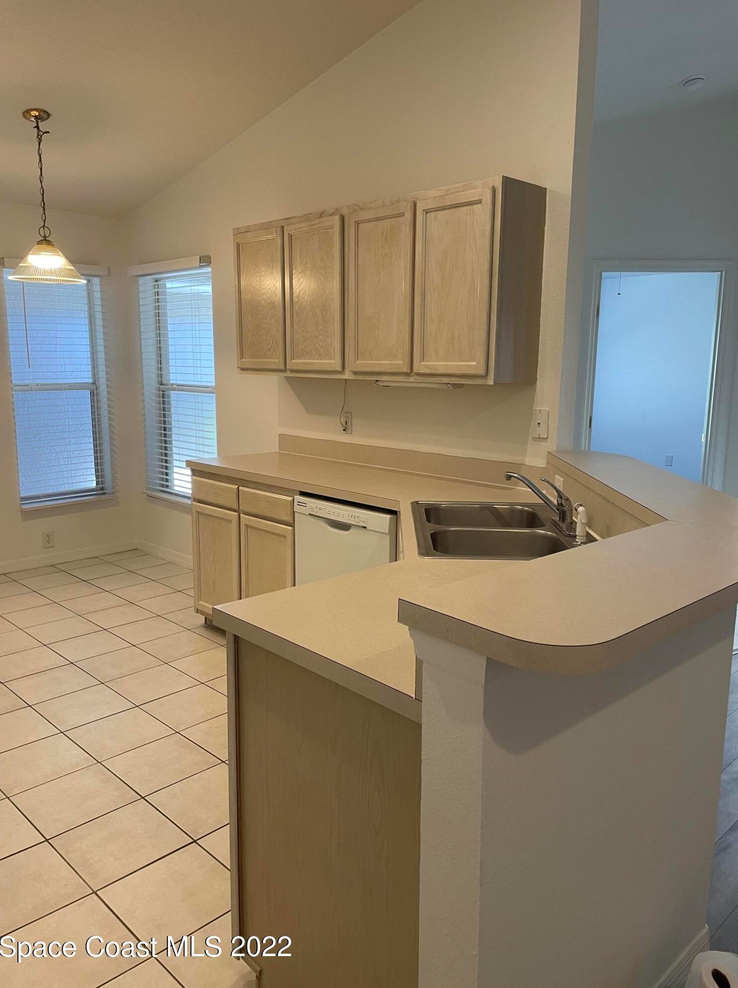 271 Ocean View Ln, Melbourne, FL 32903