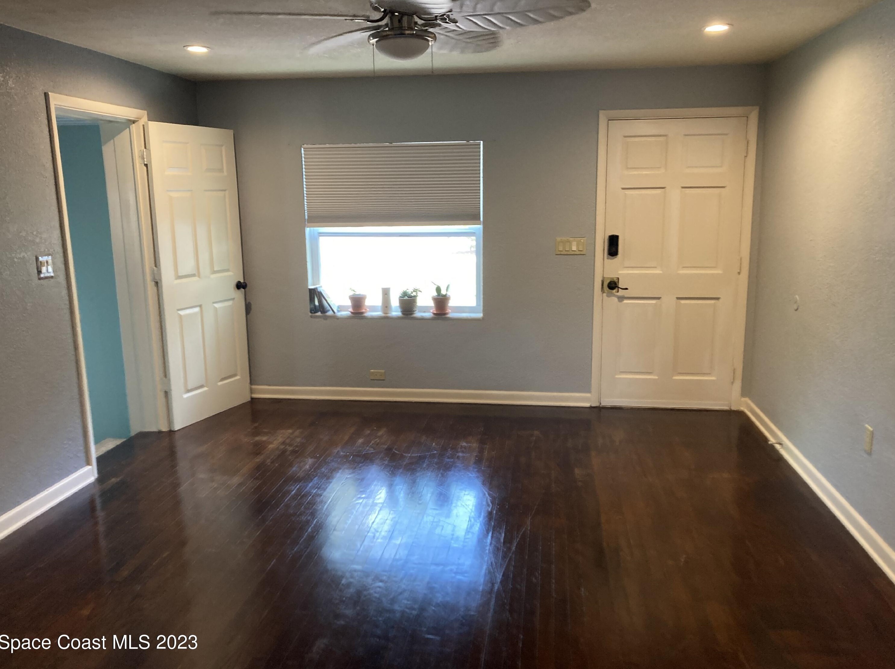 933 S Tropical Trl, Merritt Island, FL 32952