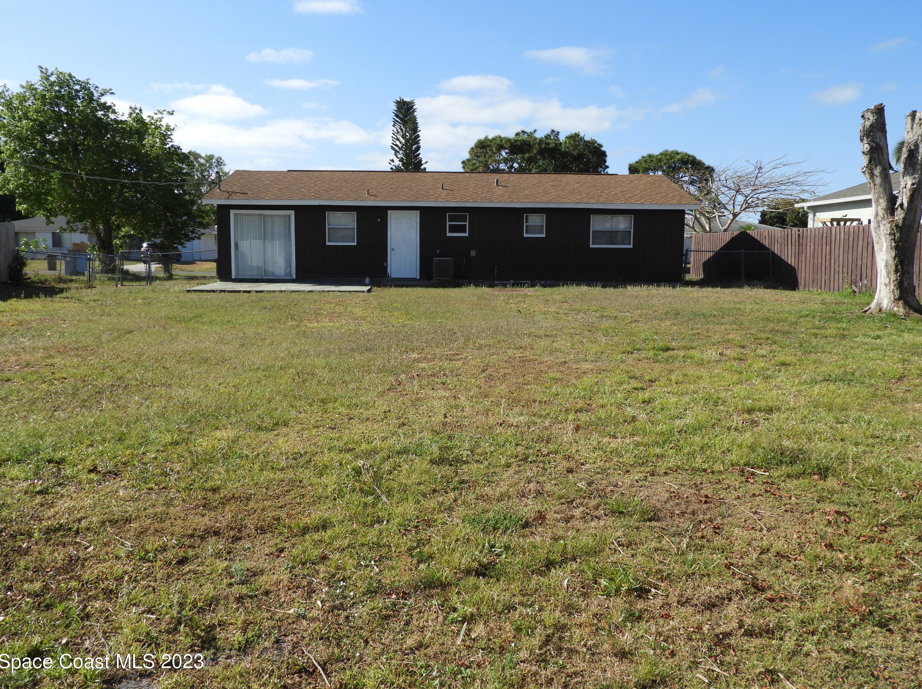 2137 Algeria St, Melbourne, FL 32905-5209