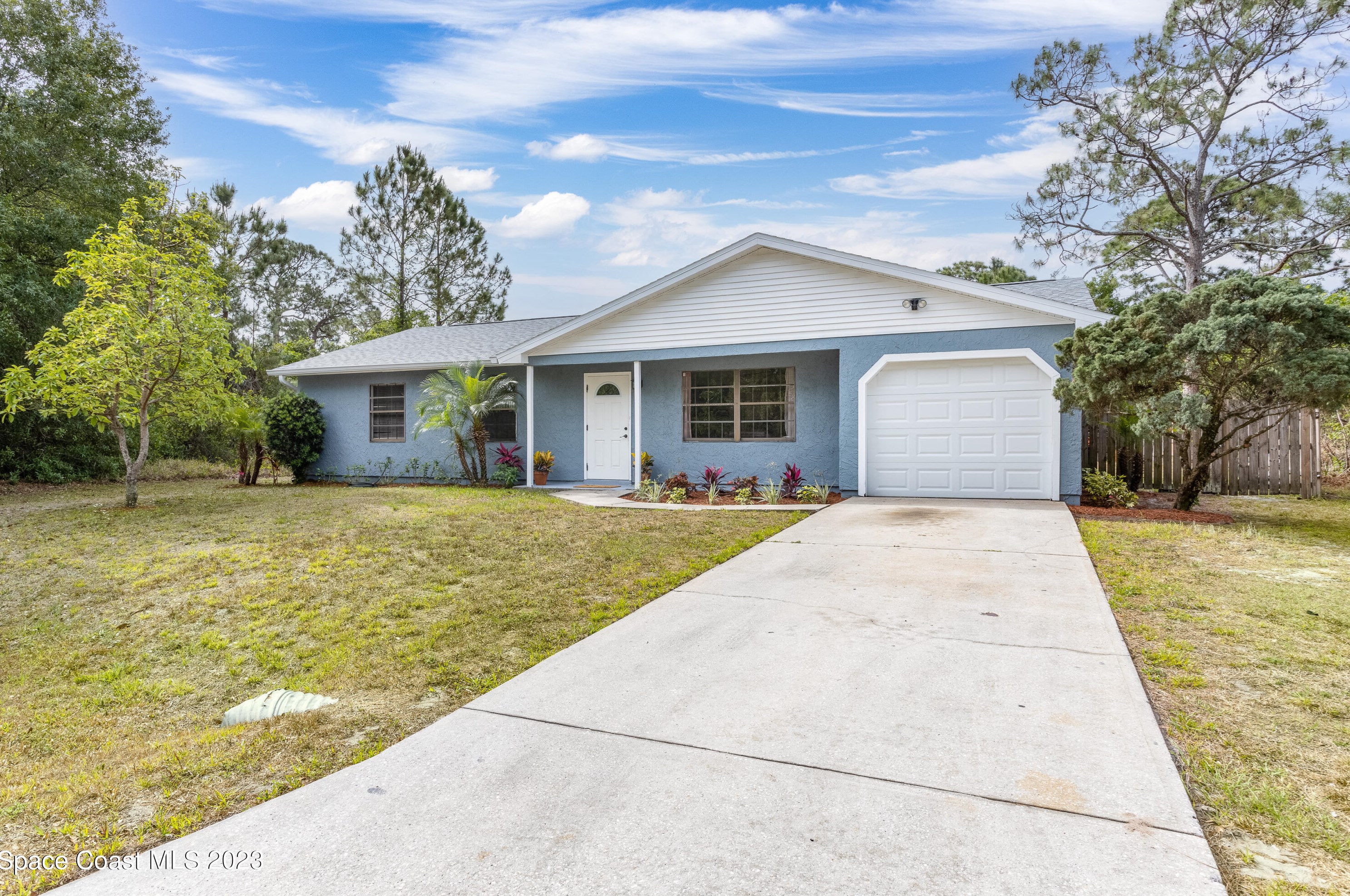 1374 Sahara St, Melbourne, FL 32909-5143
