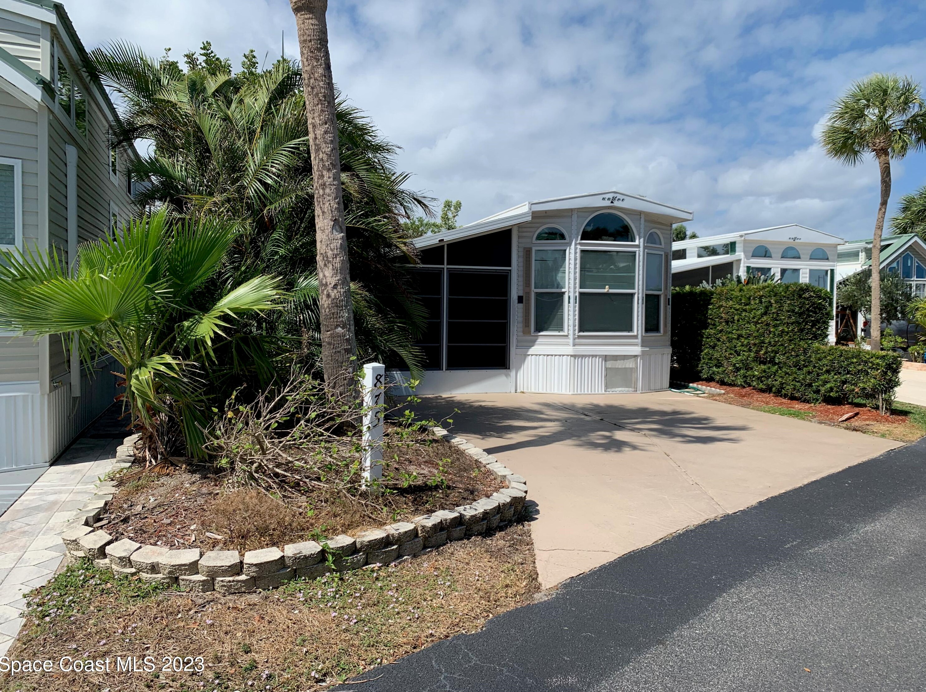 875 Horizon Ln, Melbourne, FL 32951-4238