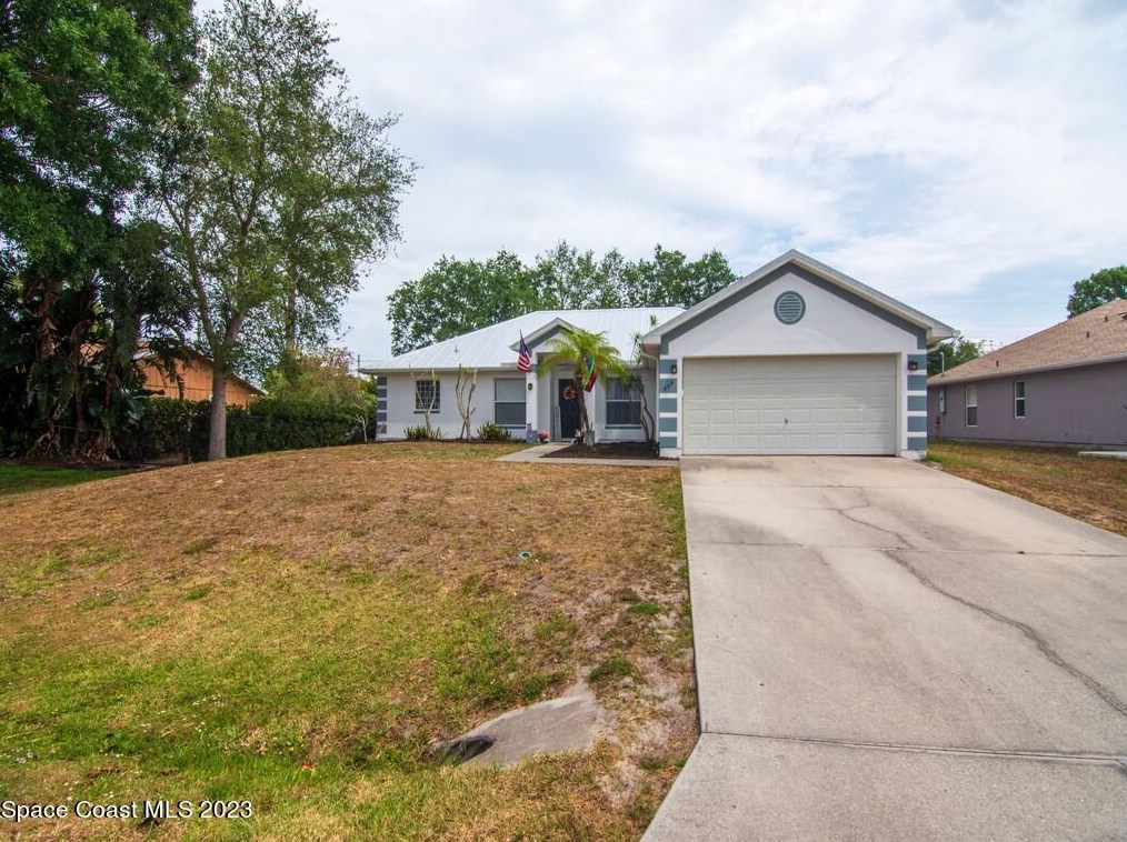 449 Toledo St, Sebastian, FL 32958