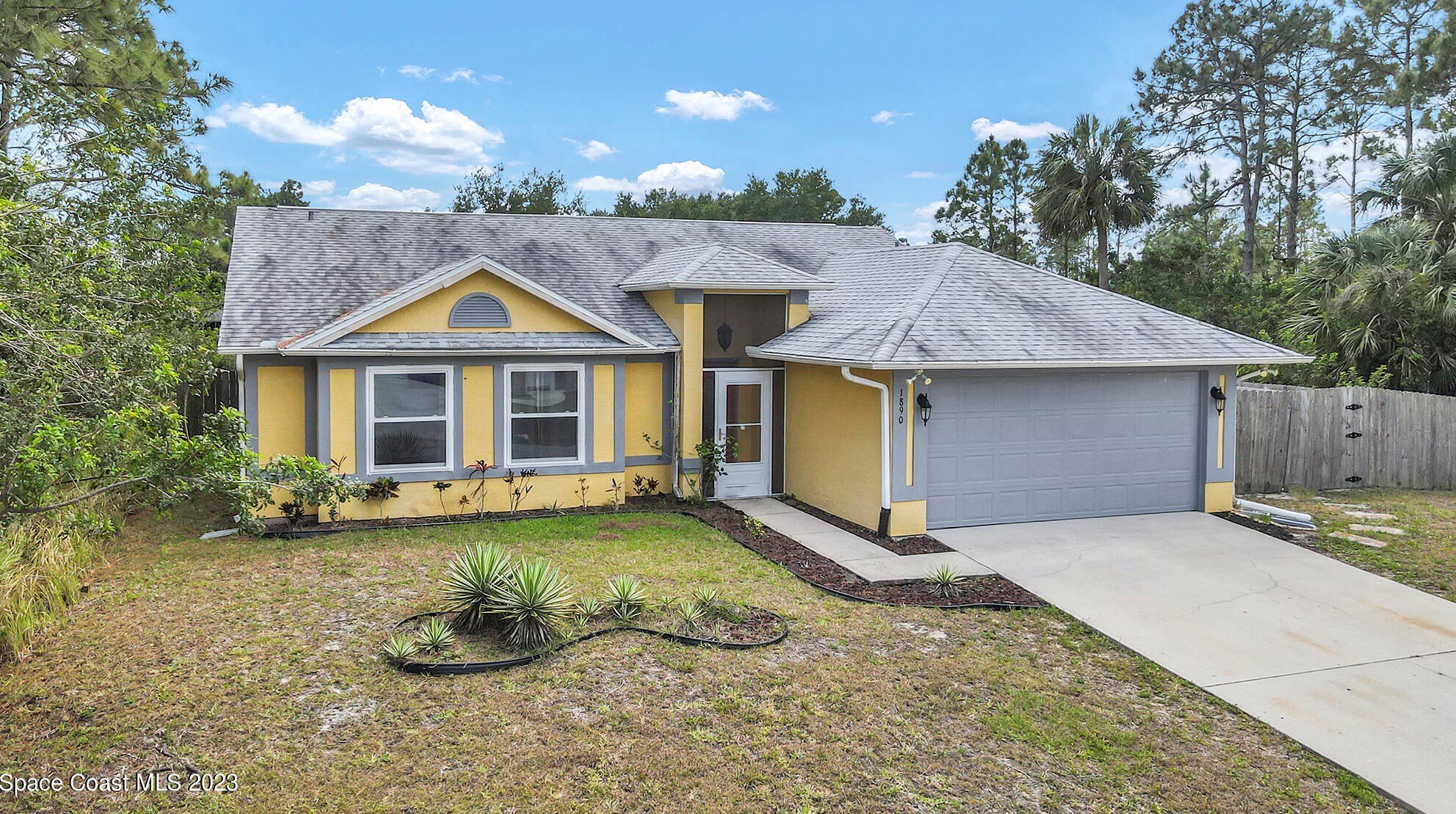 1890 Kamloops St, Melbourne, FL 32907-8101