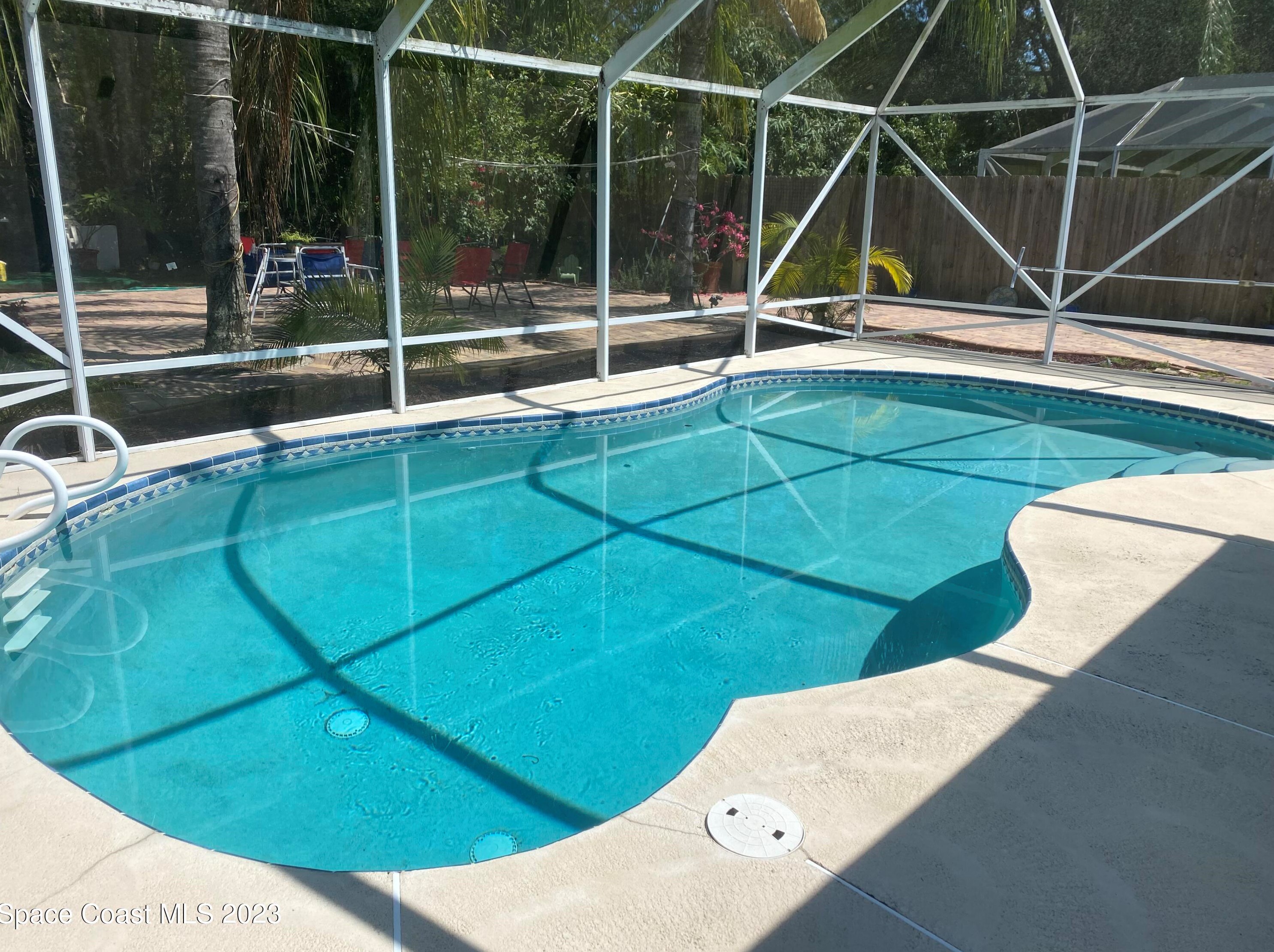 1684 Vista Lake Cir, Melbourne, FL 32904-1817