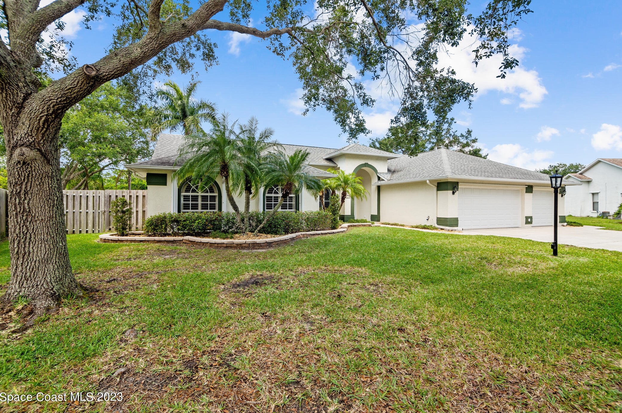 3646 Bluefield Ave, Melbourne, FL 32934-8385