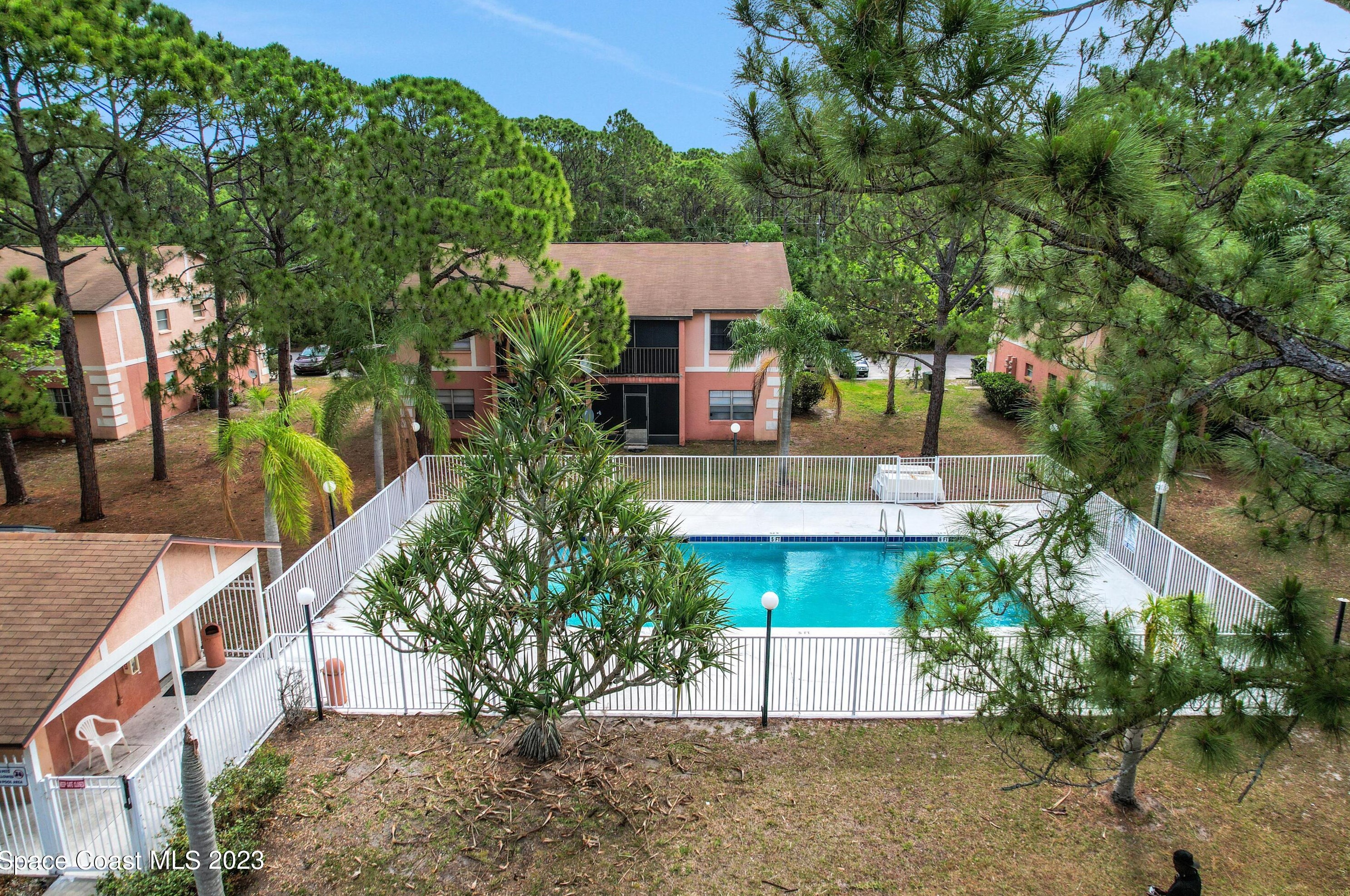 2921 Pinewood Dr, Melbourne FL 32905-2958 exterior