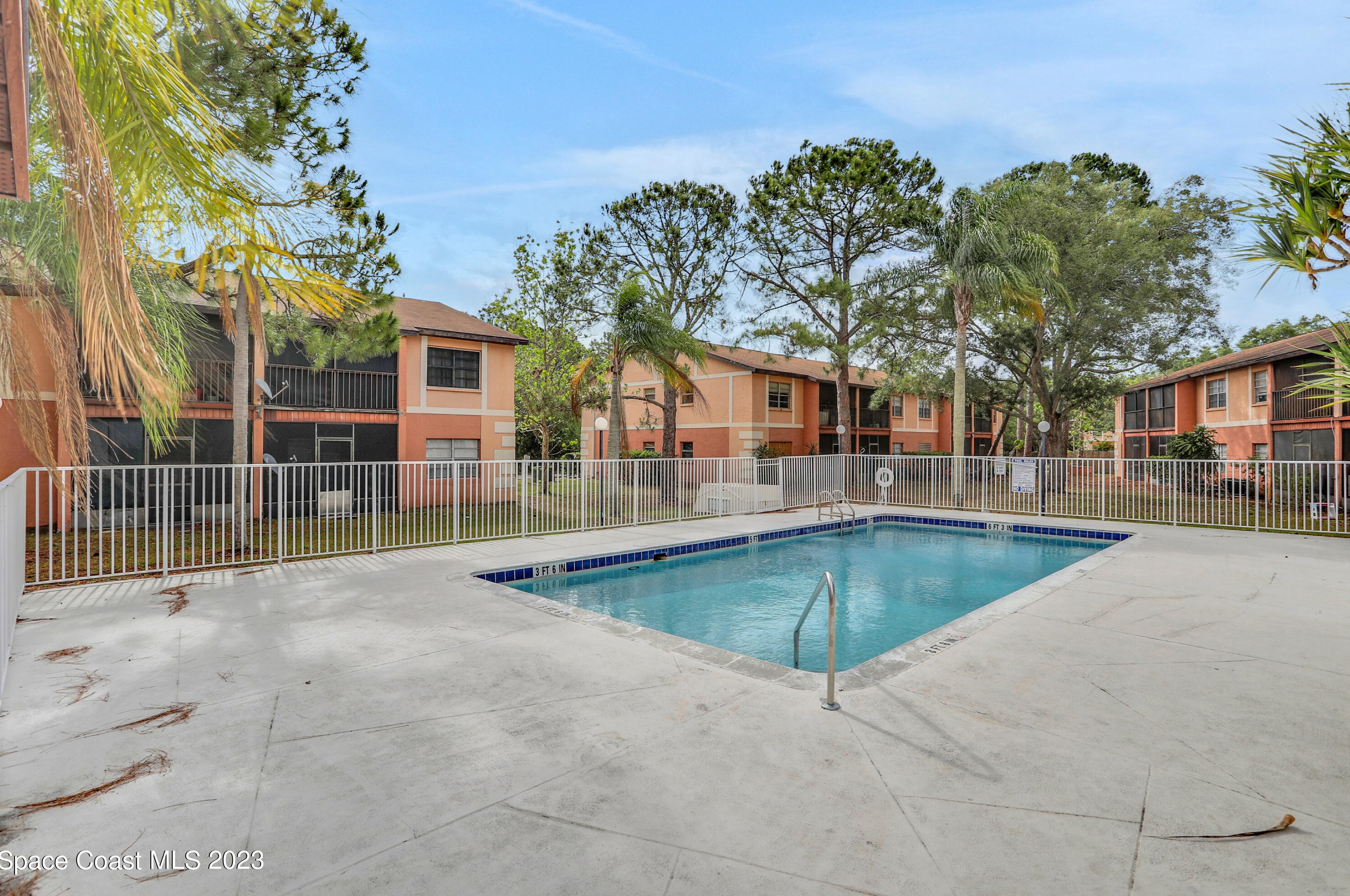 2921 Pinewood Dr, Melbourne FL 32905-2958 exterior