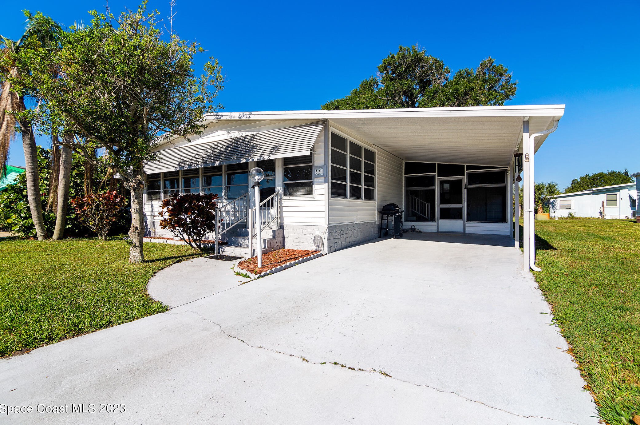 521 Kimberly Cir, Melbourne, FL 32904