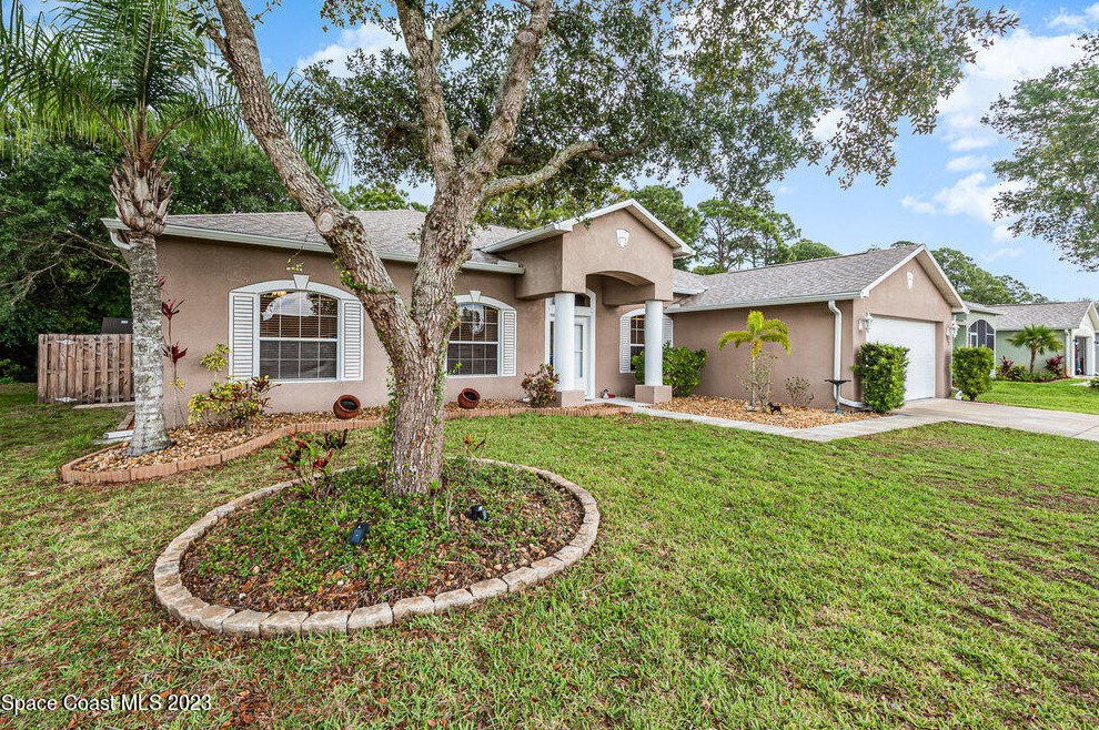 5272 Yaupon Holly Dr, Cocoa, FL 32927