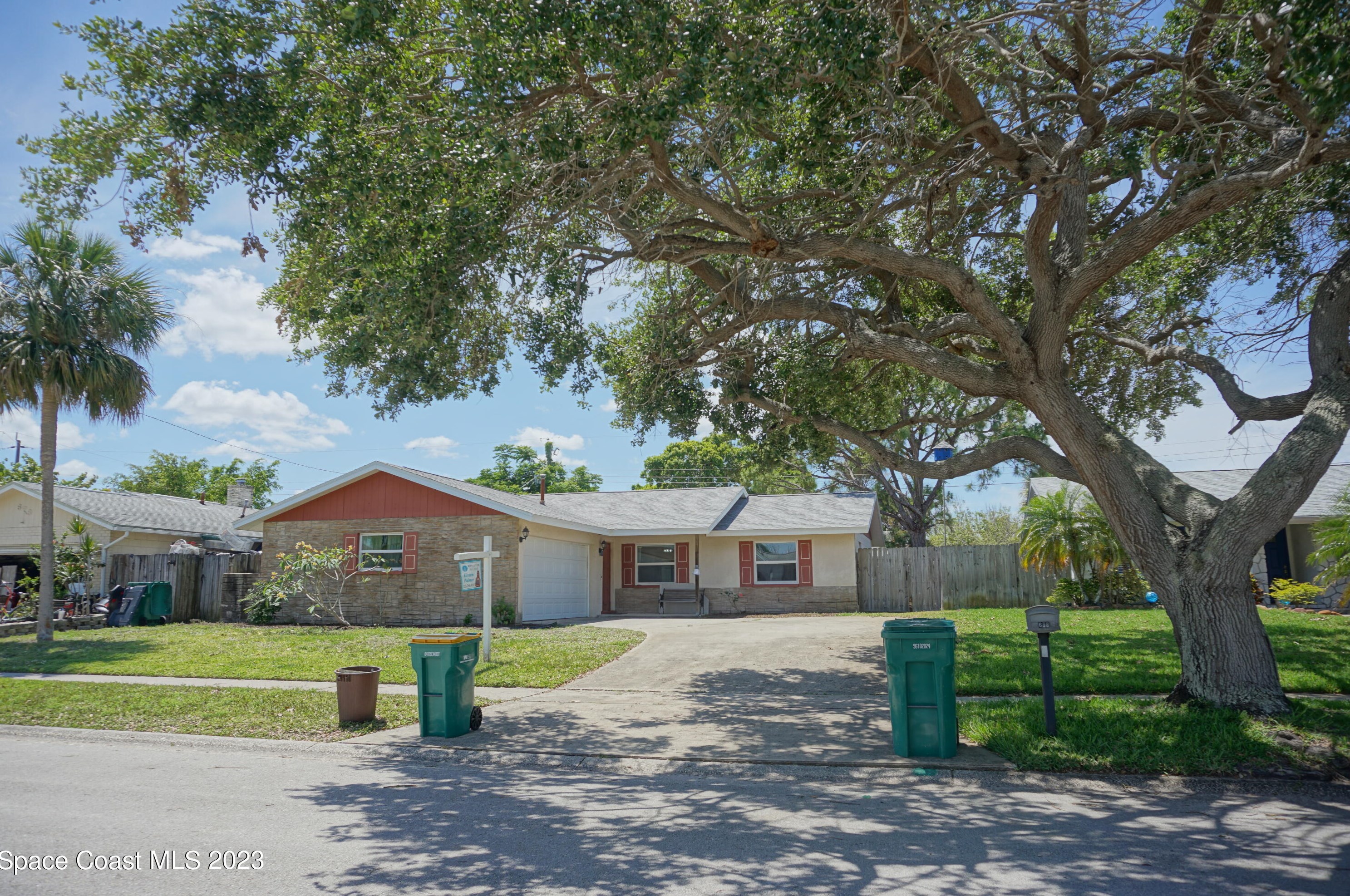688 Walnut Dr, Melbourne, FL 32935-5057