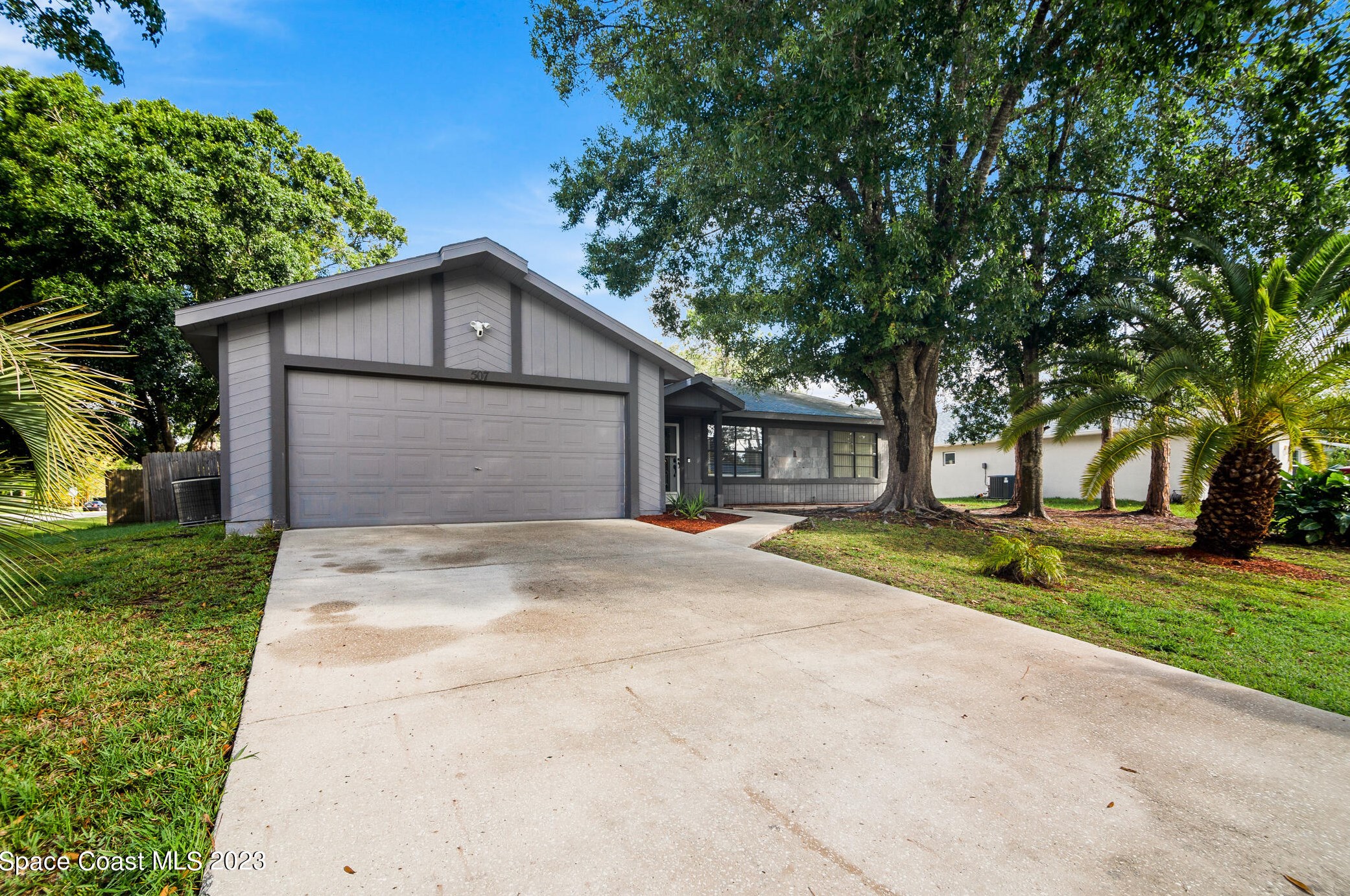 507 Vin Rose Cir, Melbourne, FL 32909-8552