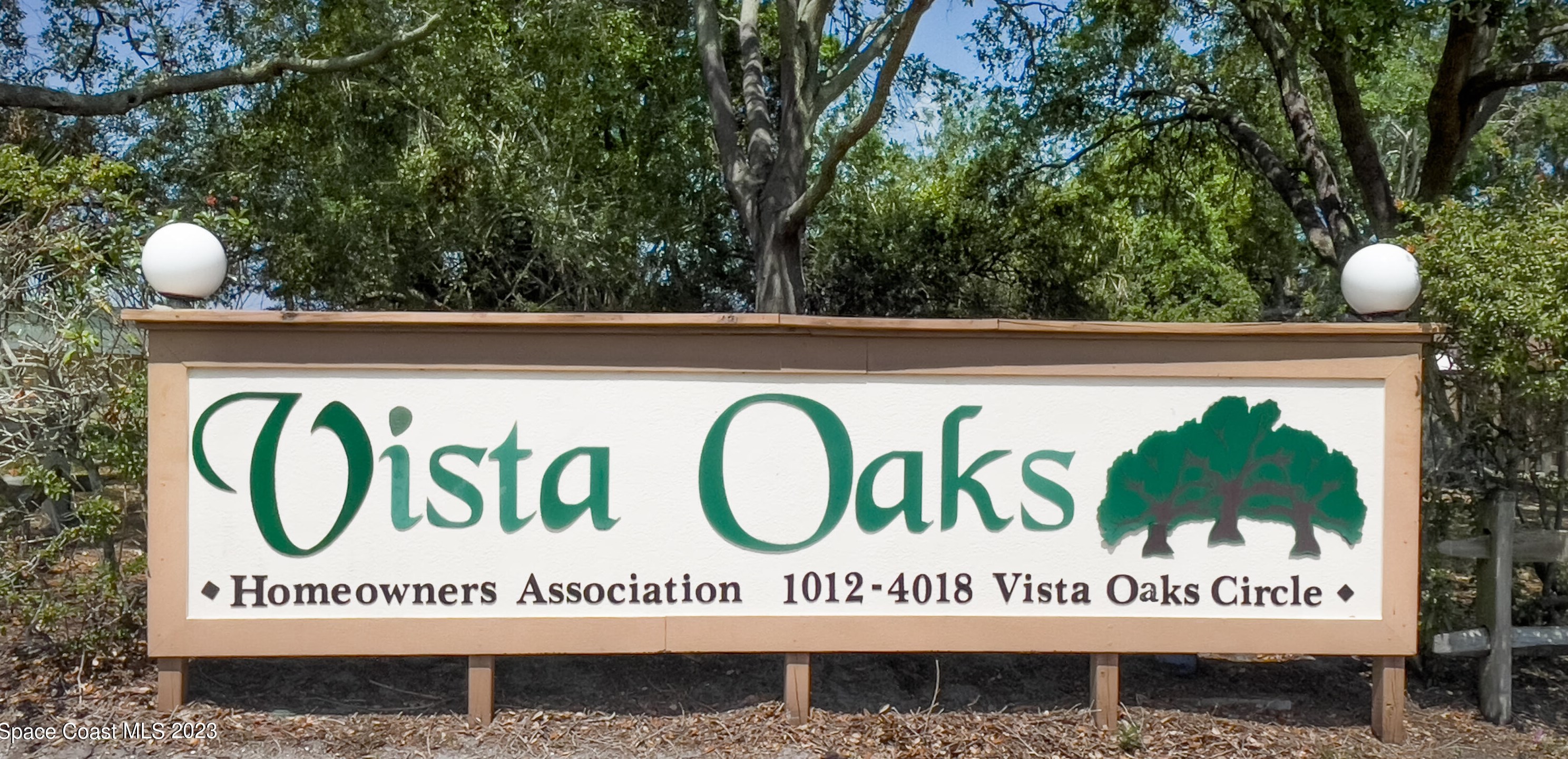 1012 Vista Oaks Cir, Melbourne FL  32905-3101 exterior
