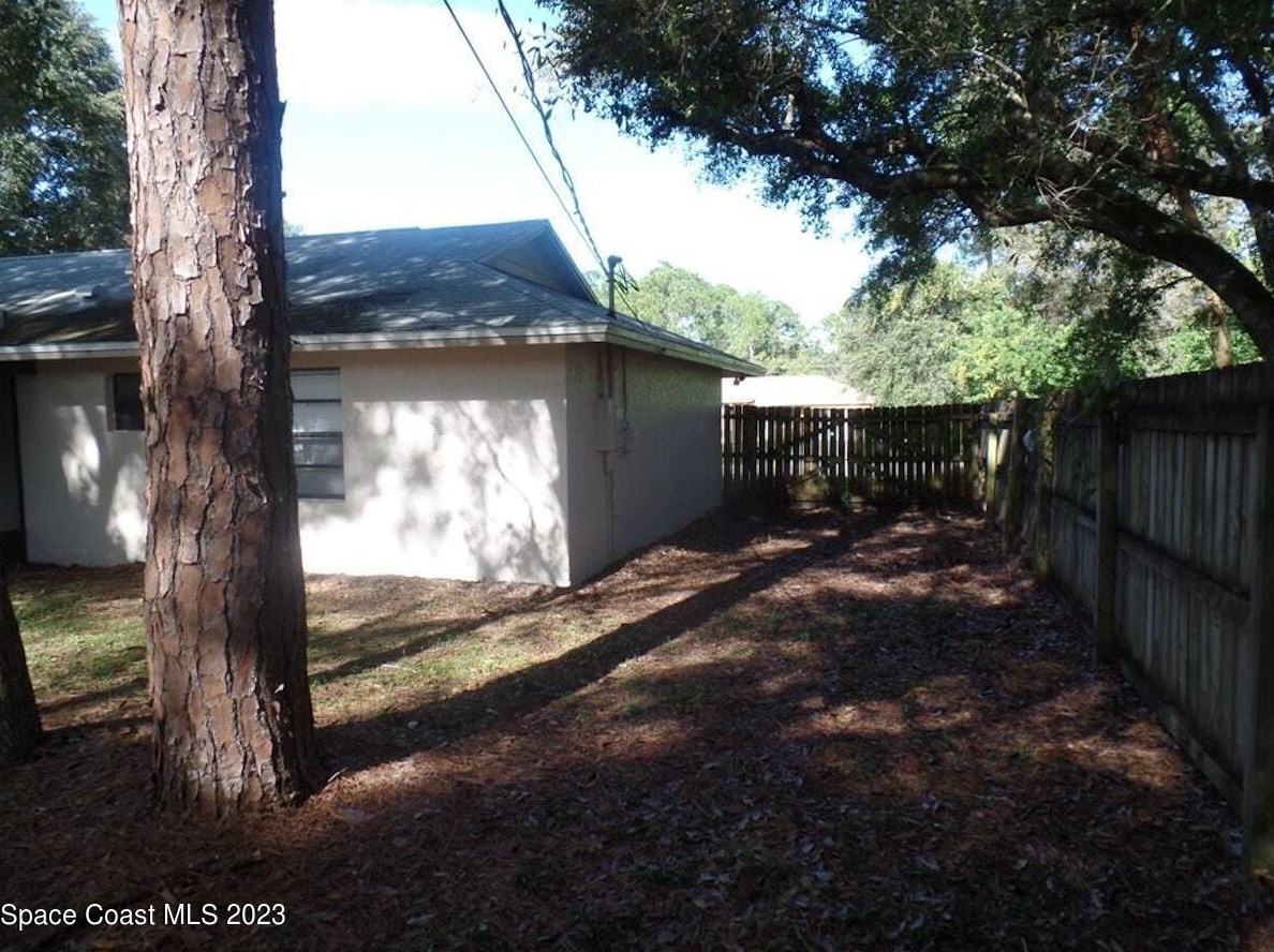 950 Salina St Se, Melbourne, FL 32909