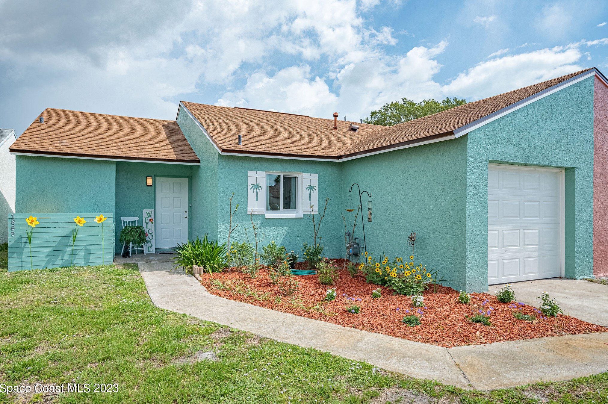 1696 Owl Ln, Melbourne, FL 32935-4549